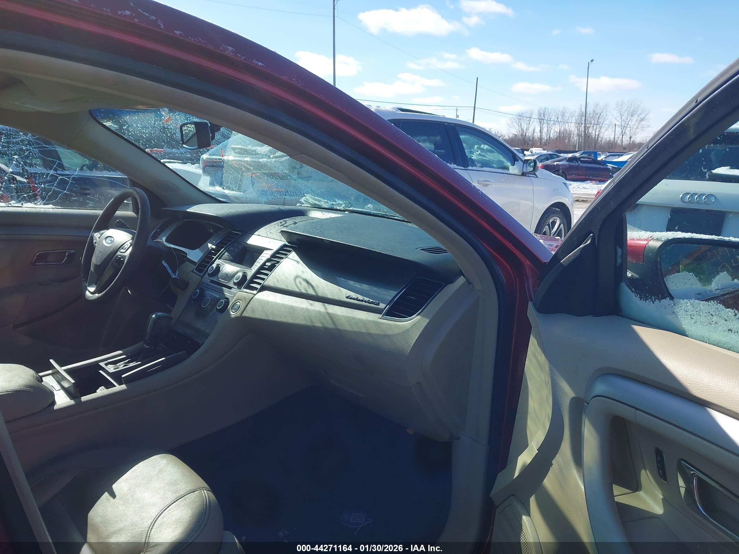 FORD TAURUS image 5