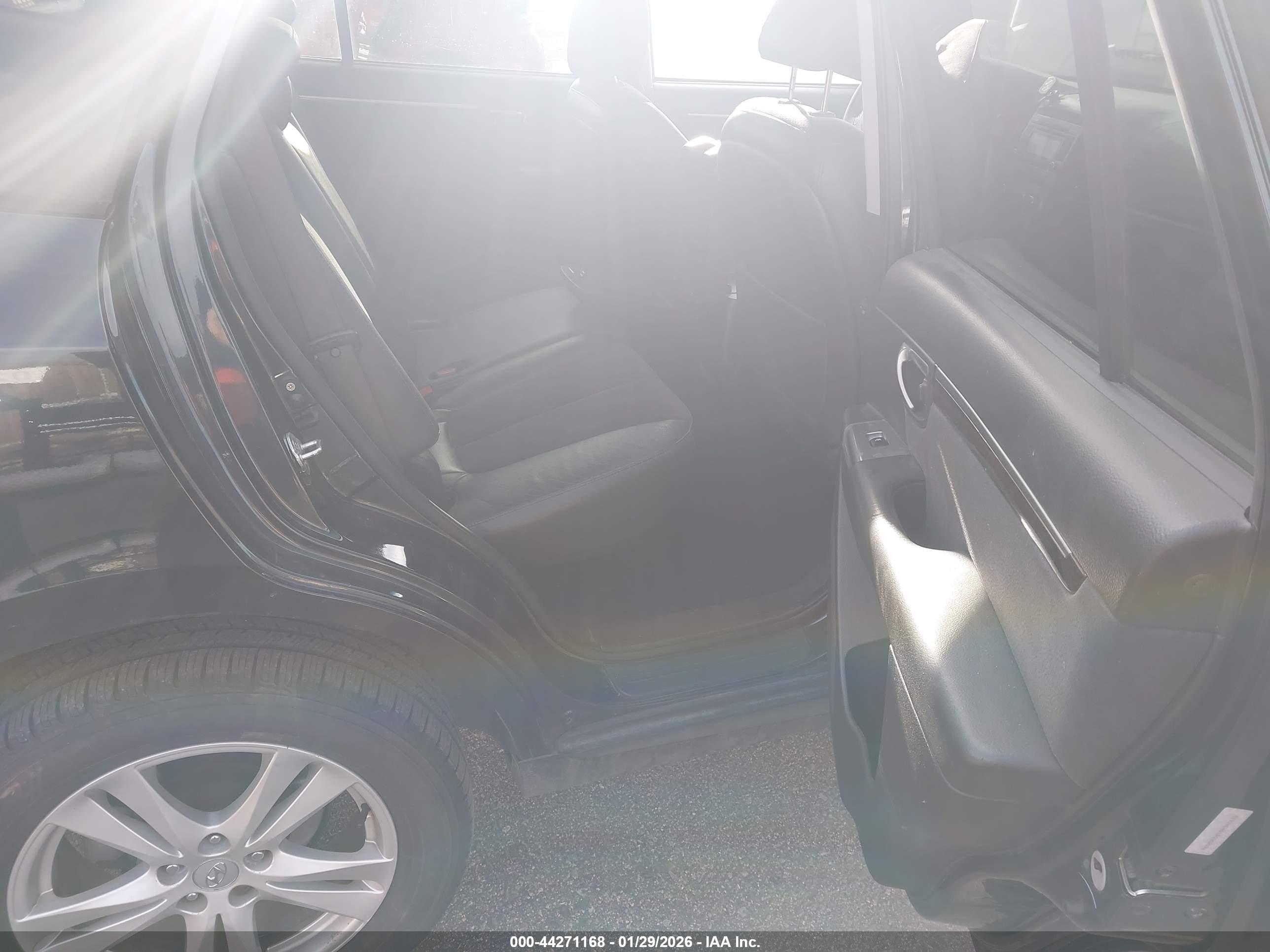 HYUNDAI SANTA image 8