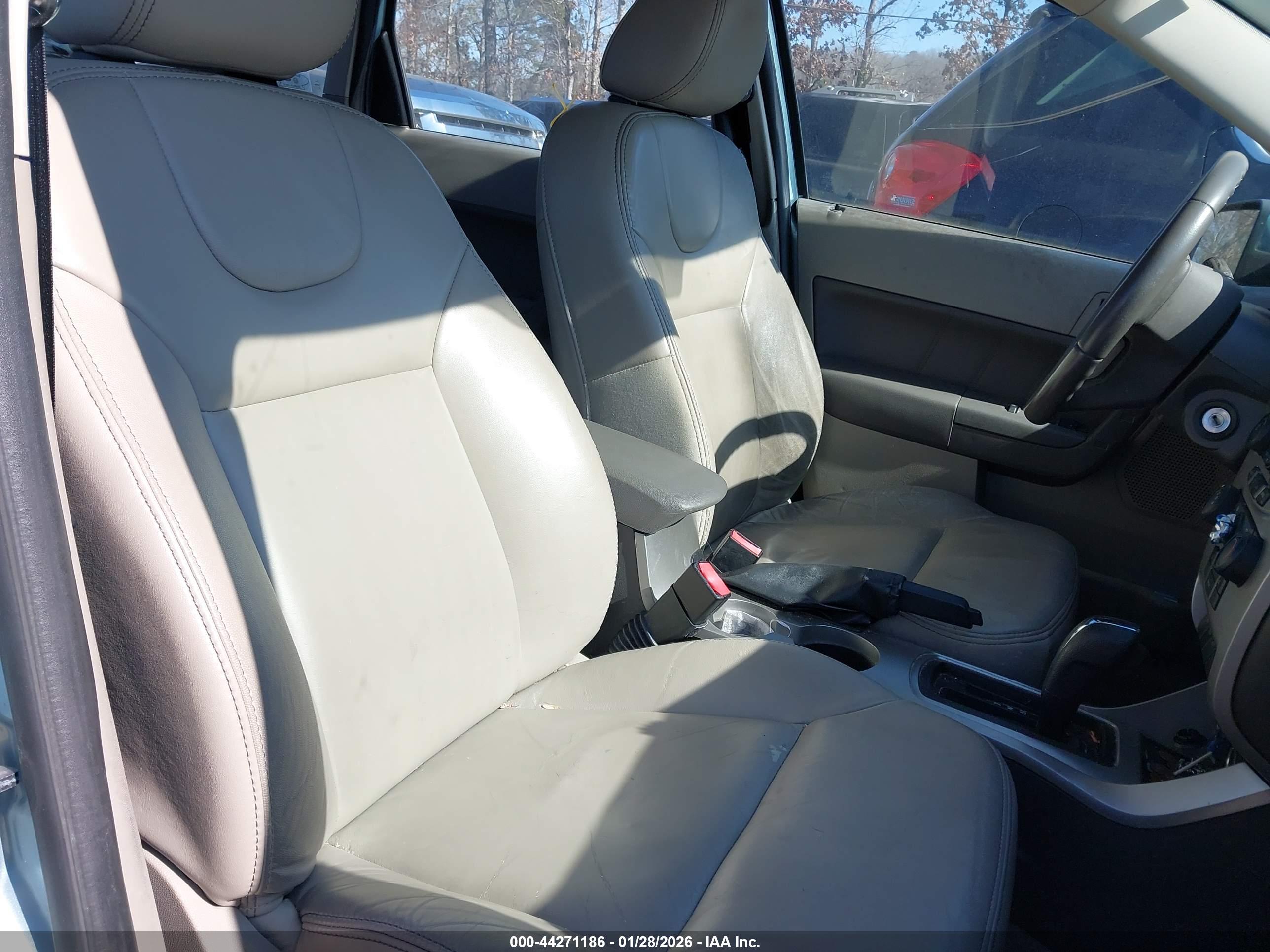 FORD FOCUS image 5