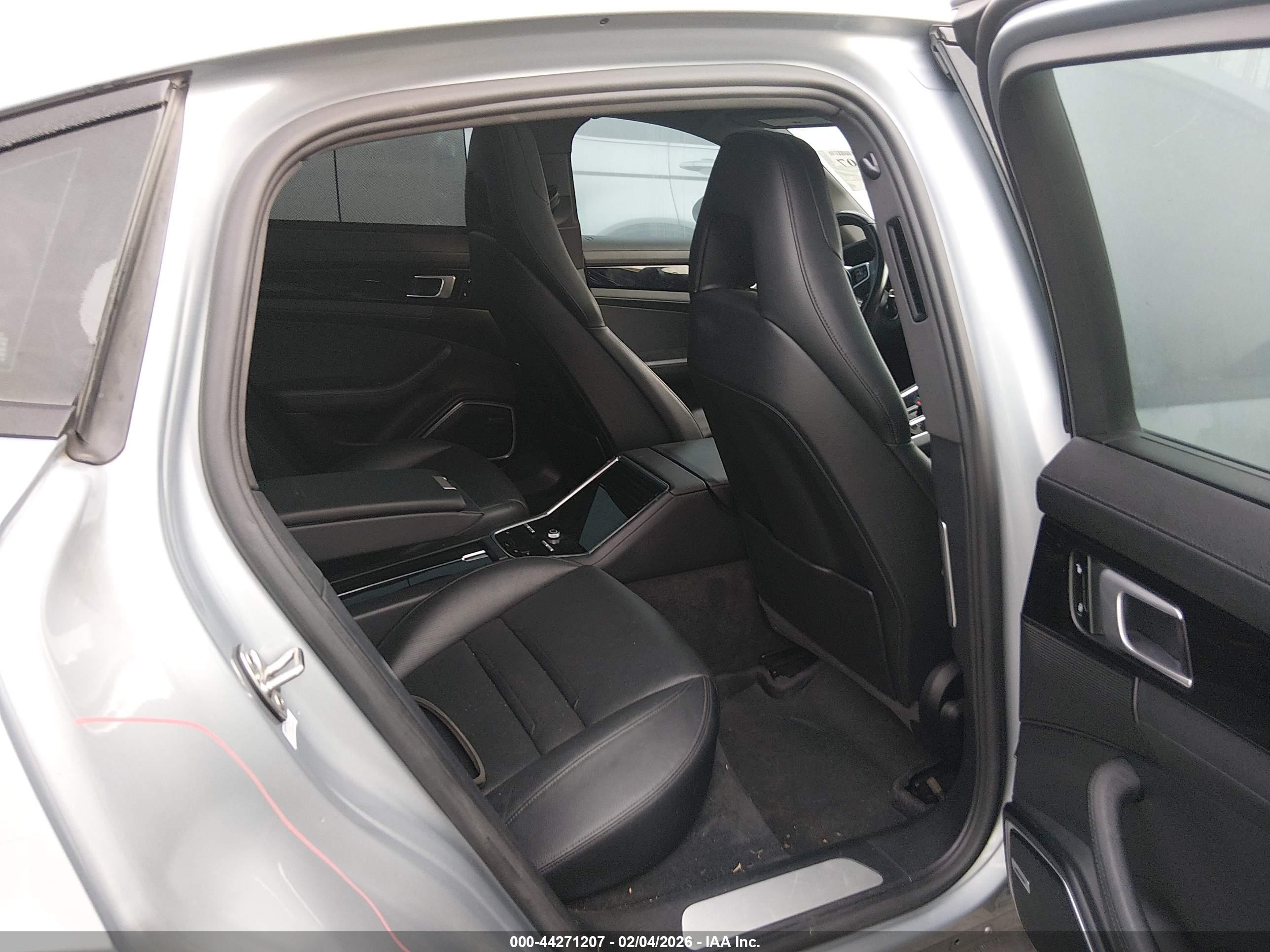 PORSCHE PANAMERA image 8