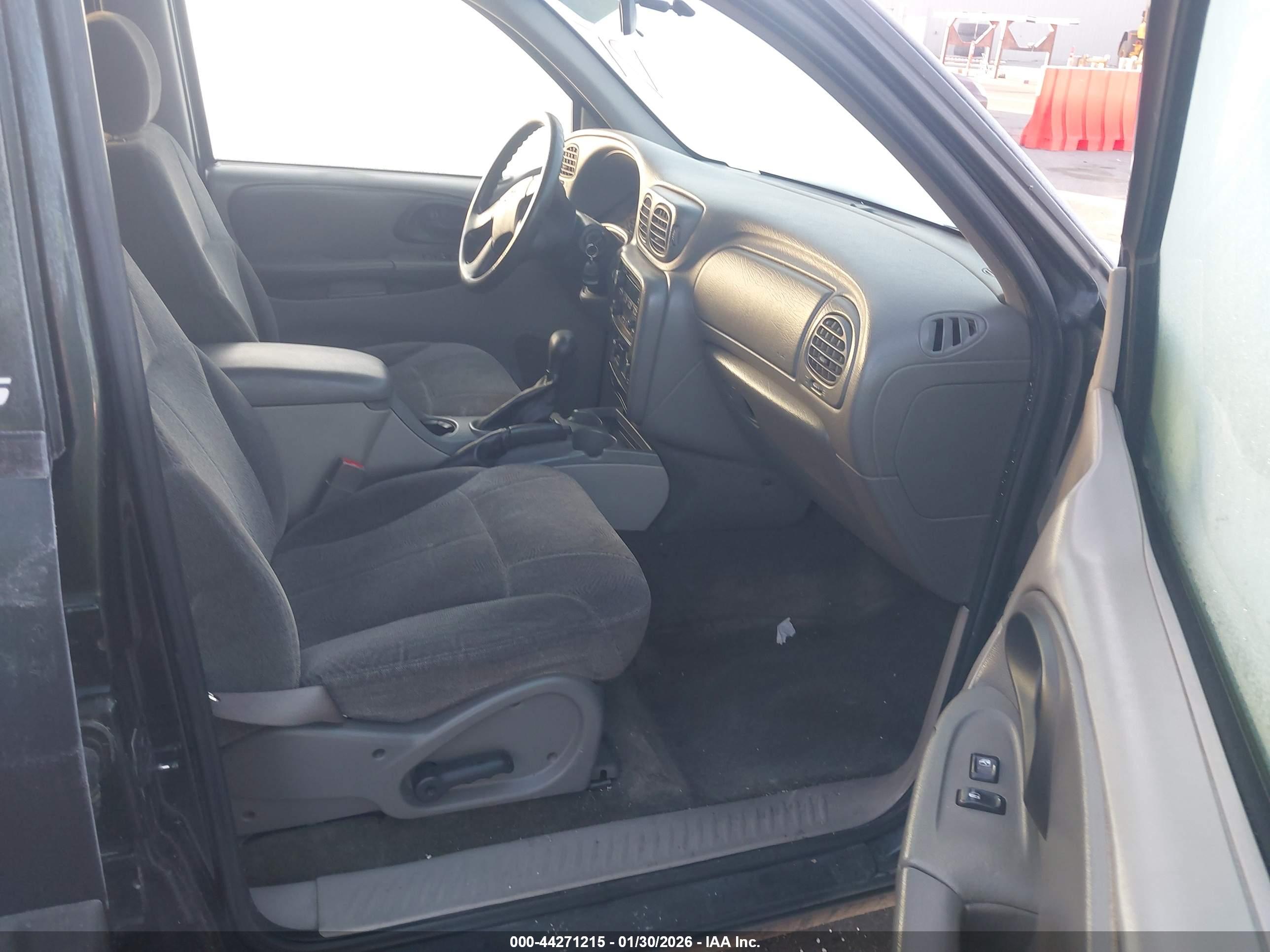 CHEVROLET TRAILBLAZER image 5