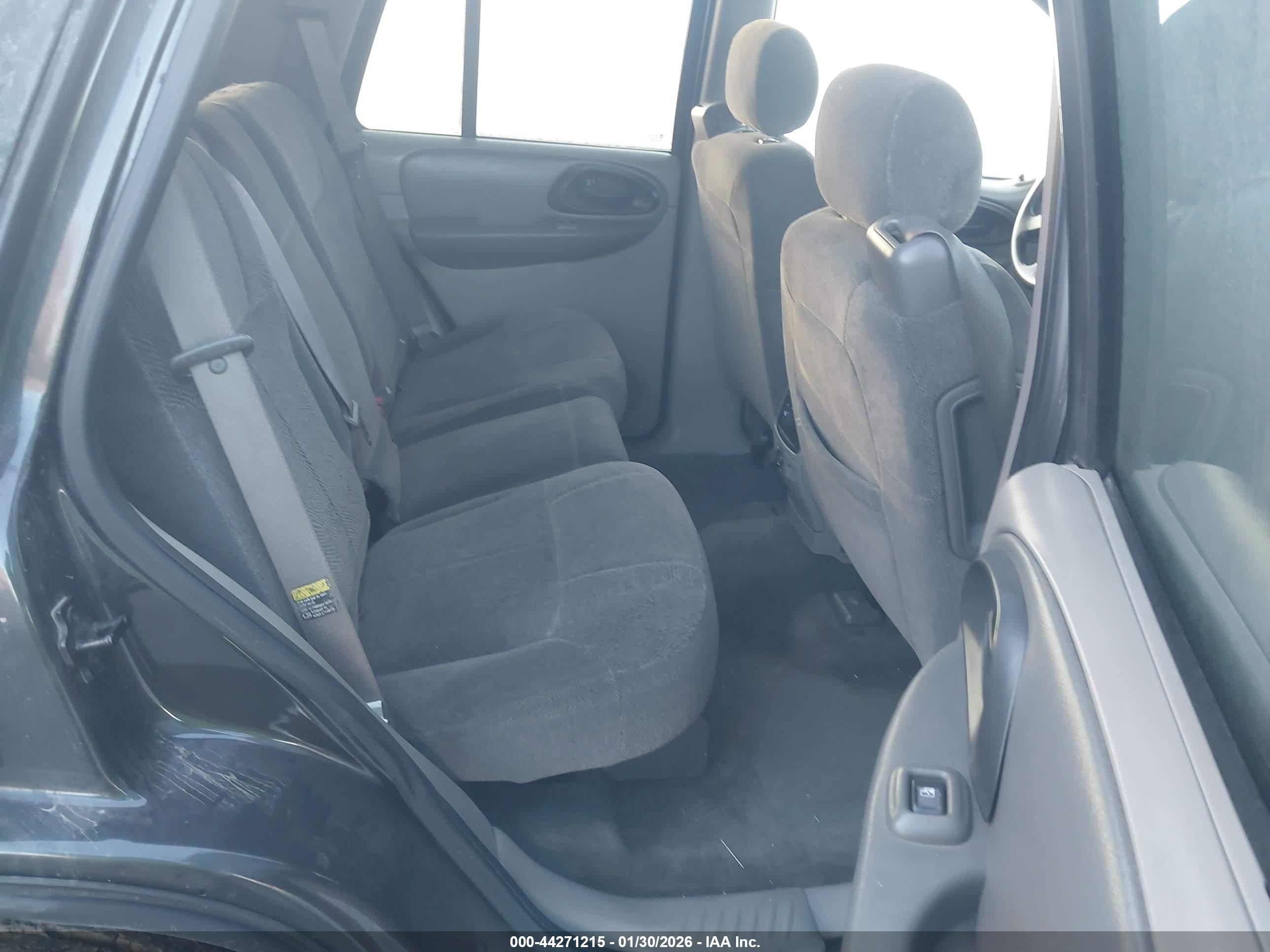 CHEVROLET TRAILBLAZER image 8