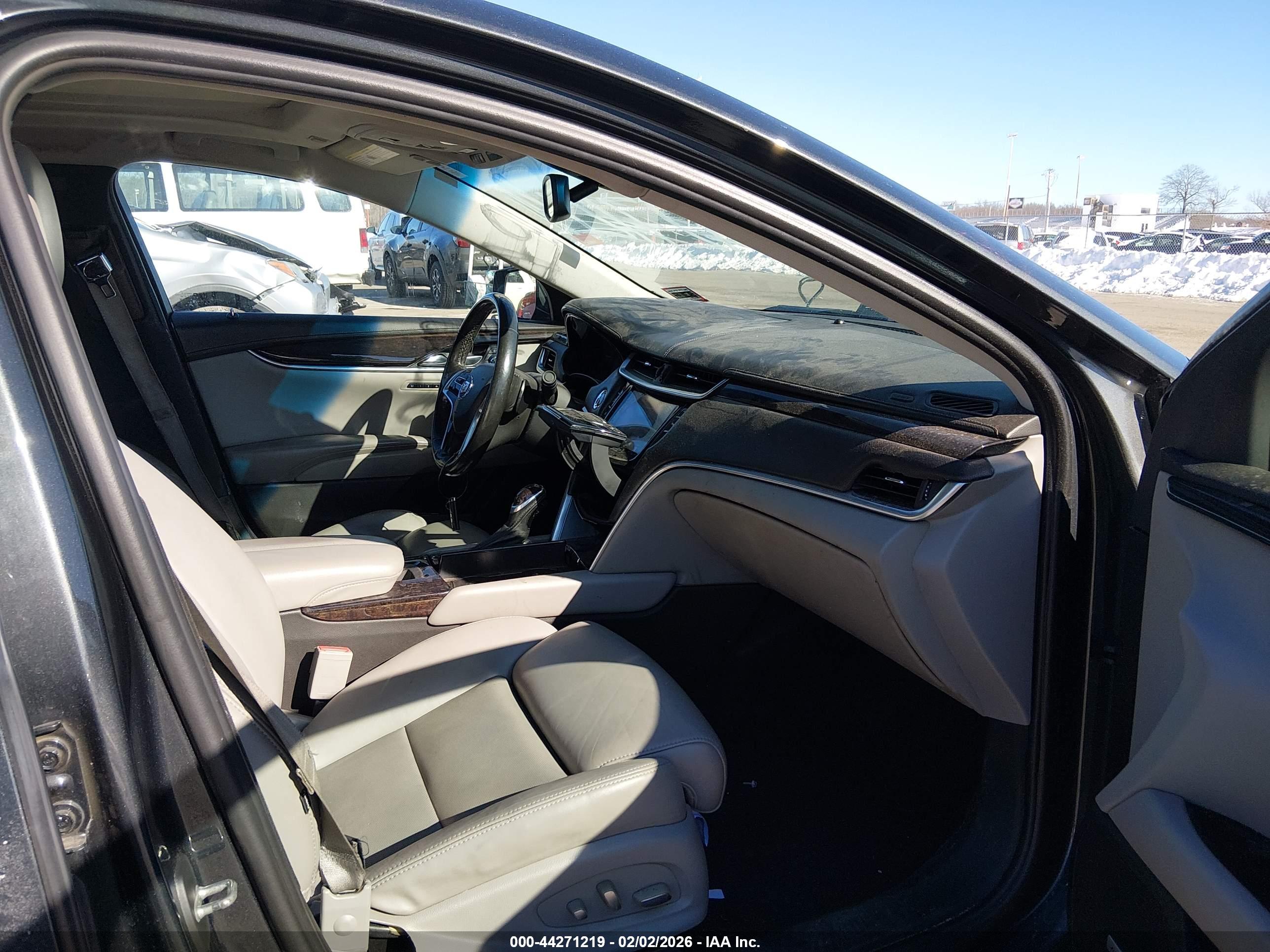 CADILLAC XTS image 5