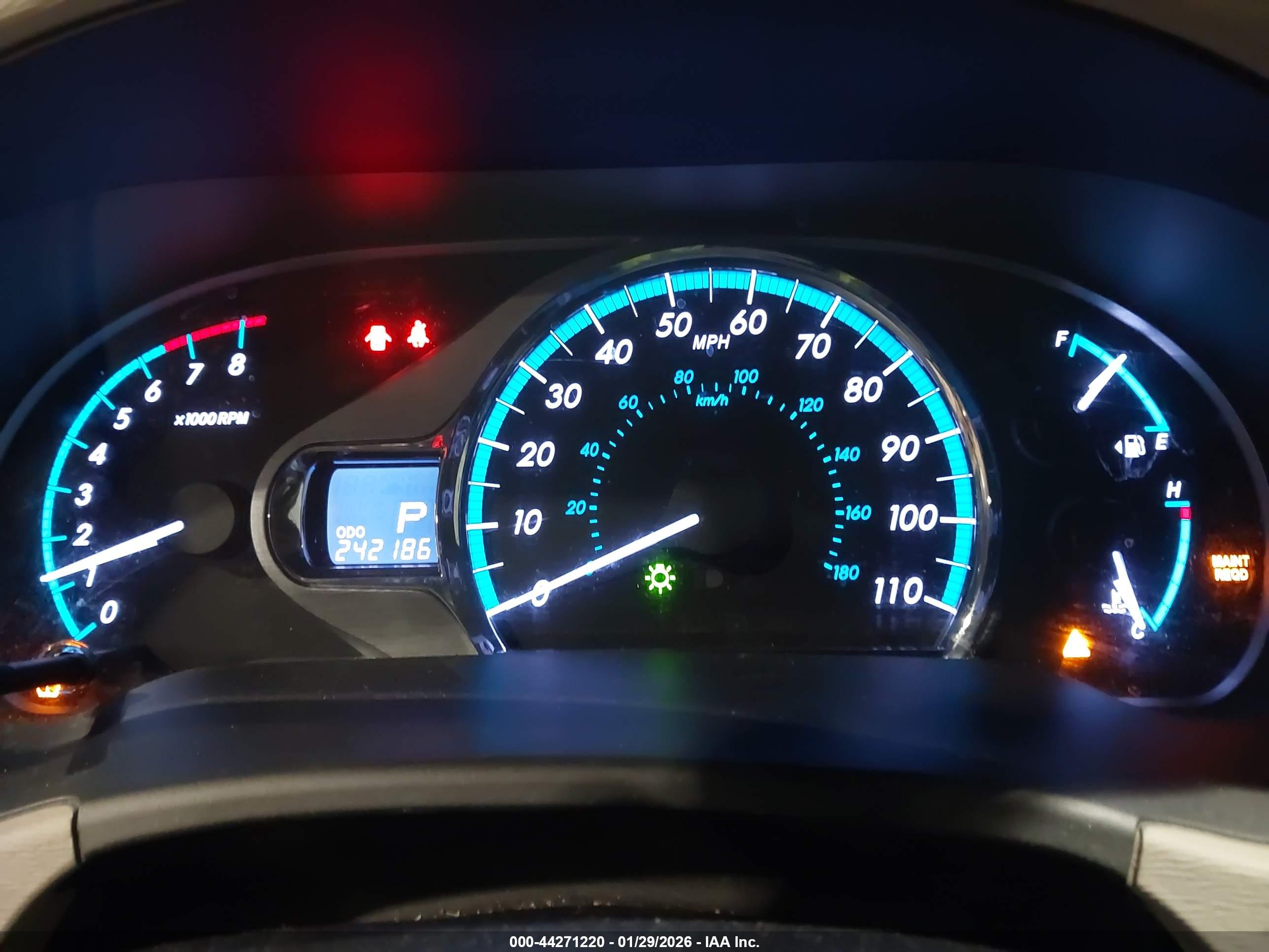 TOYOTA SIENNA image 7