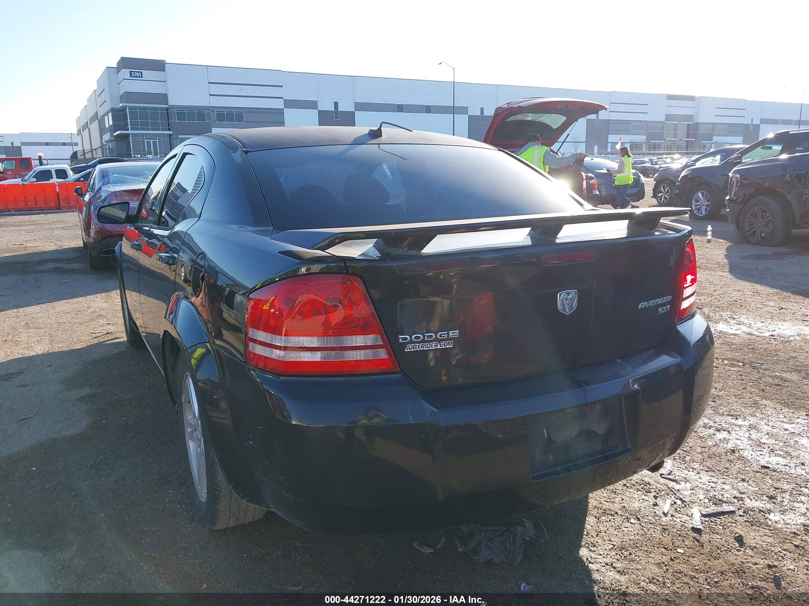 DODGE AVENGER image 3