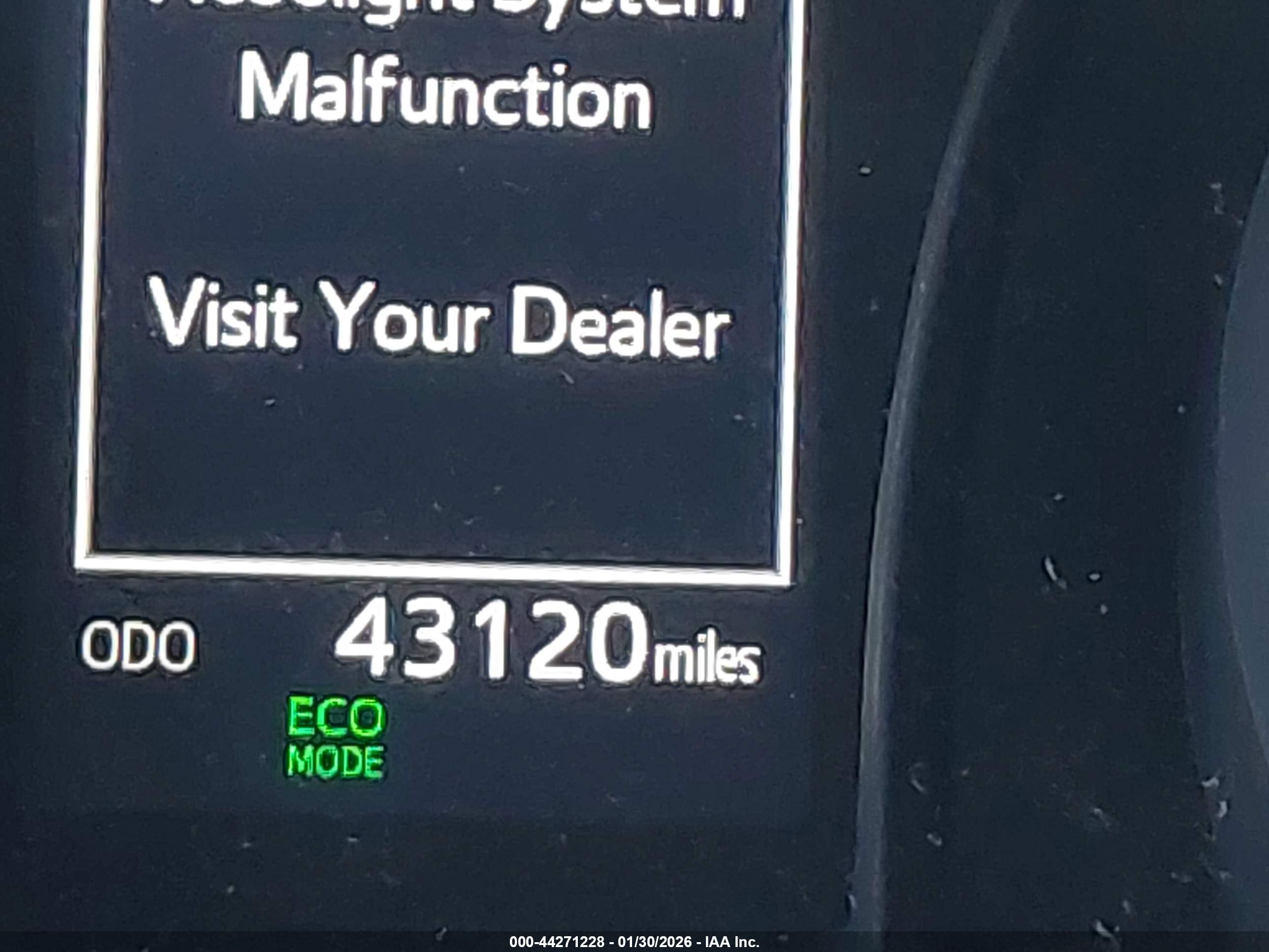 TOYOTA CAMRY image 7