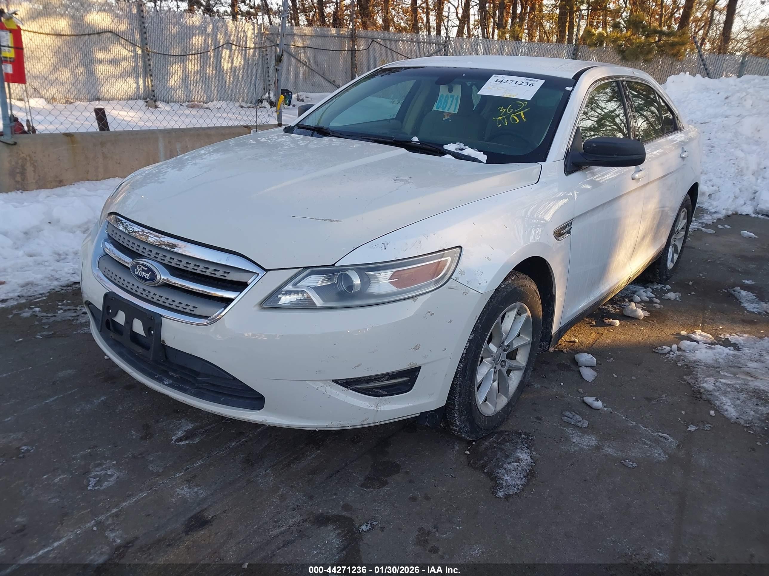 FORD TAURUS image 2
