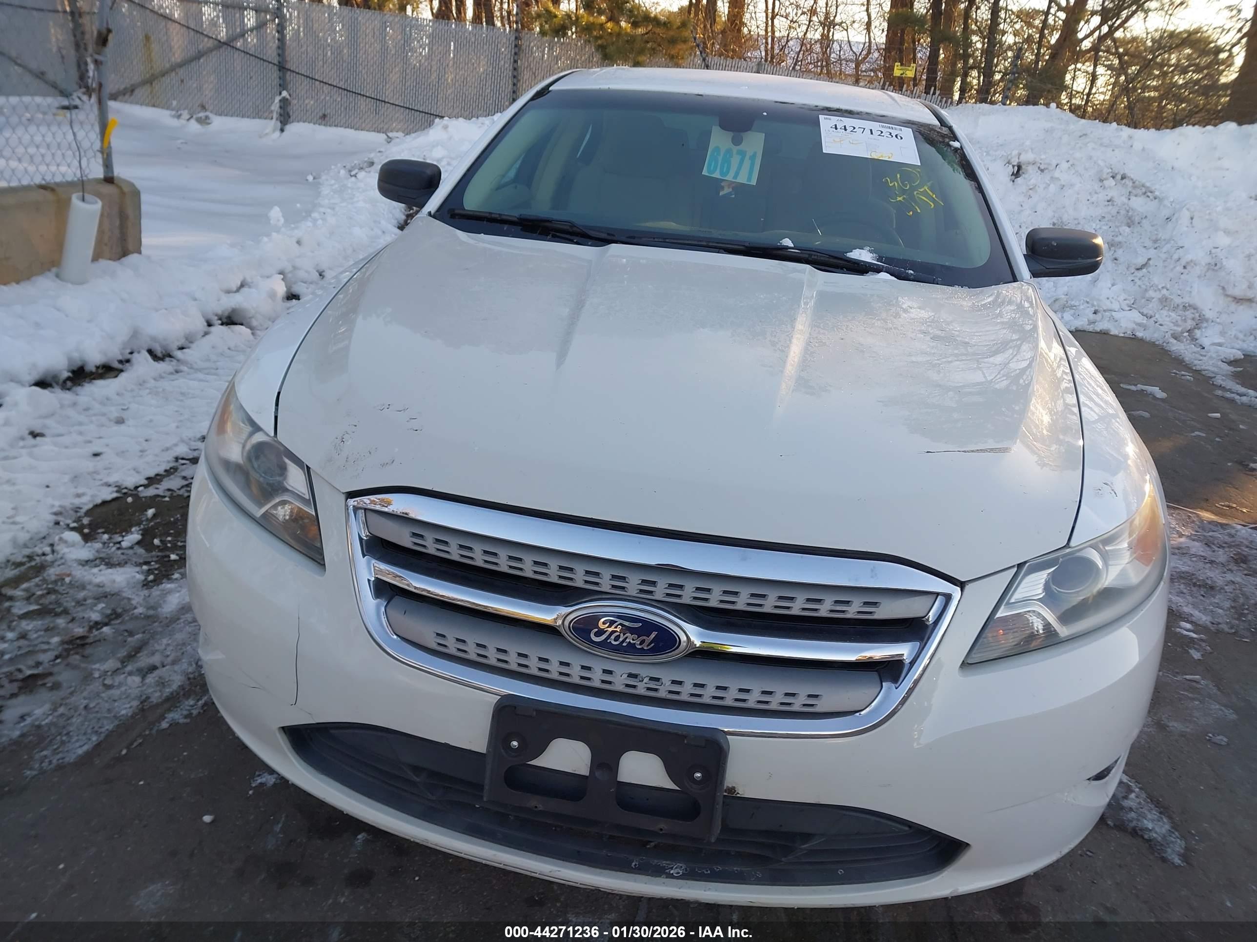 FORD TAURUS image 6