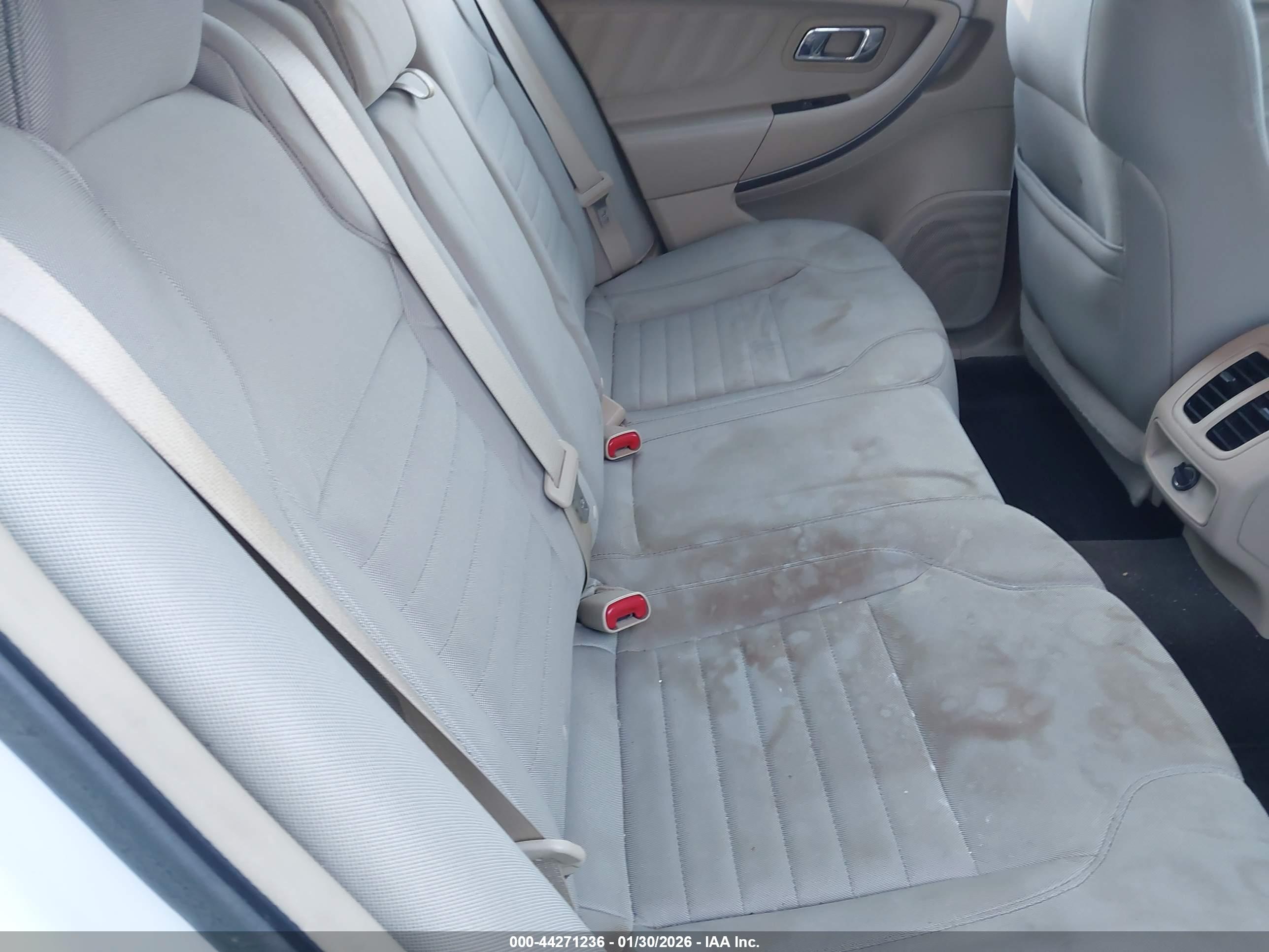 FORD TAURUS image 8