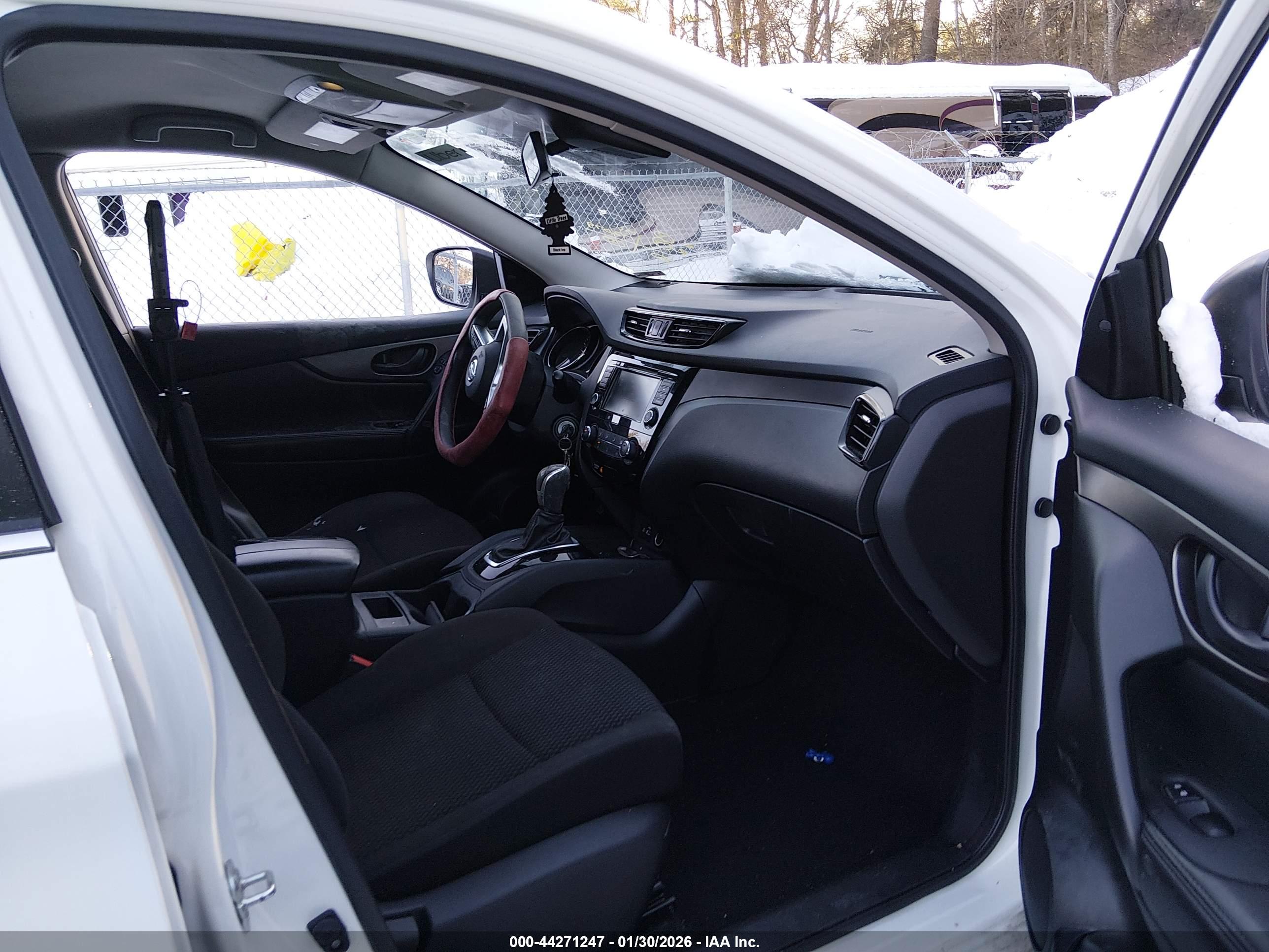 NISSAN ROGUE image 5