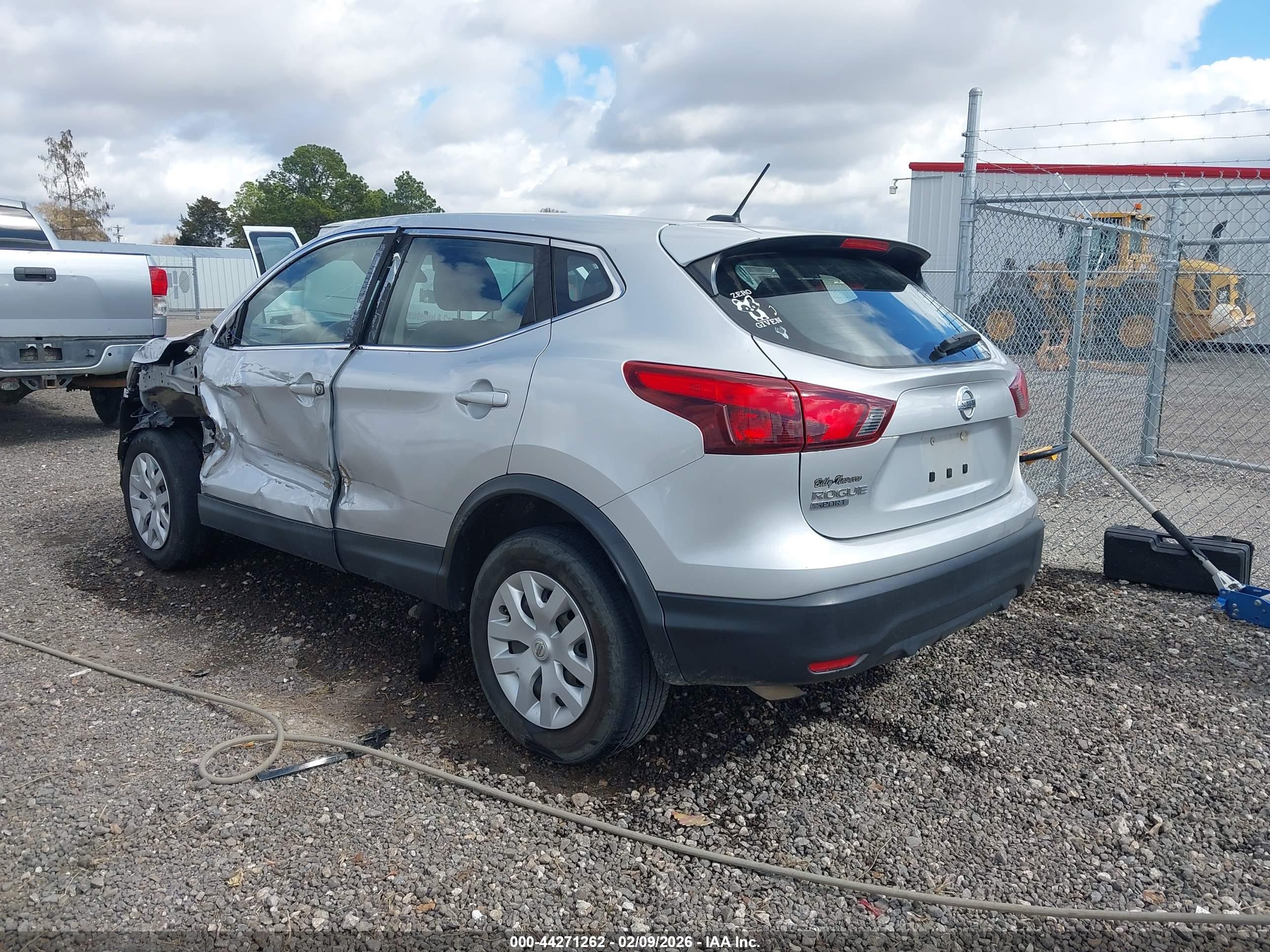 NISSAN ROGUE image 3