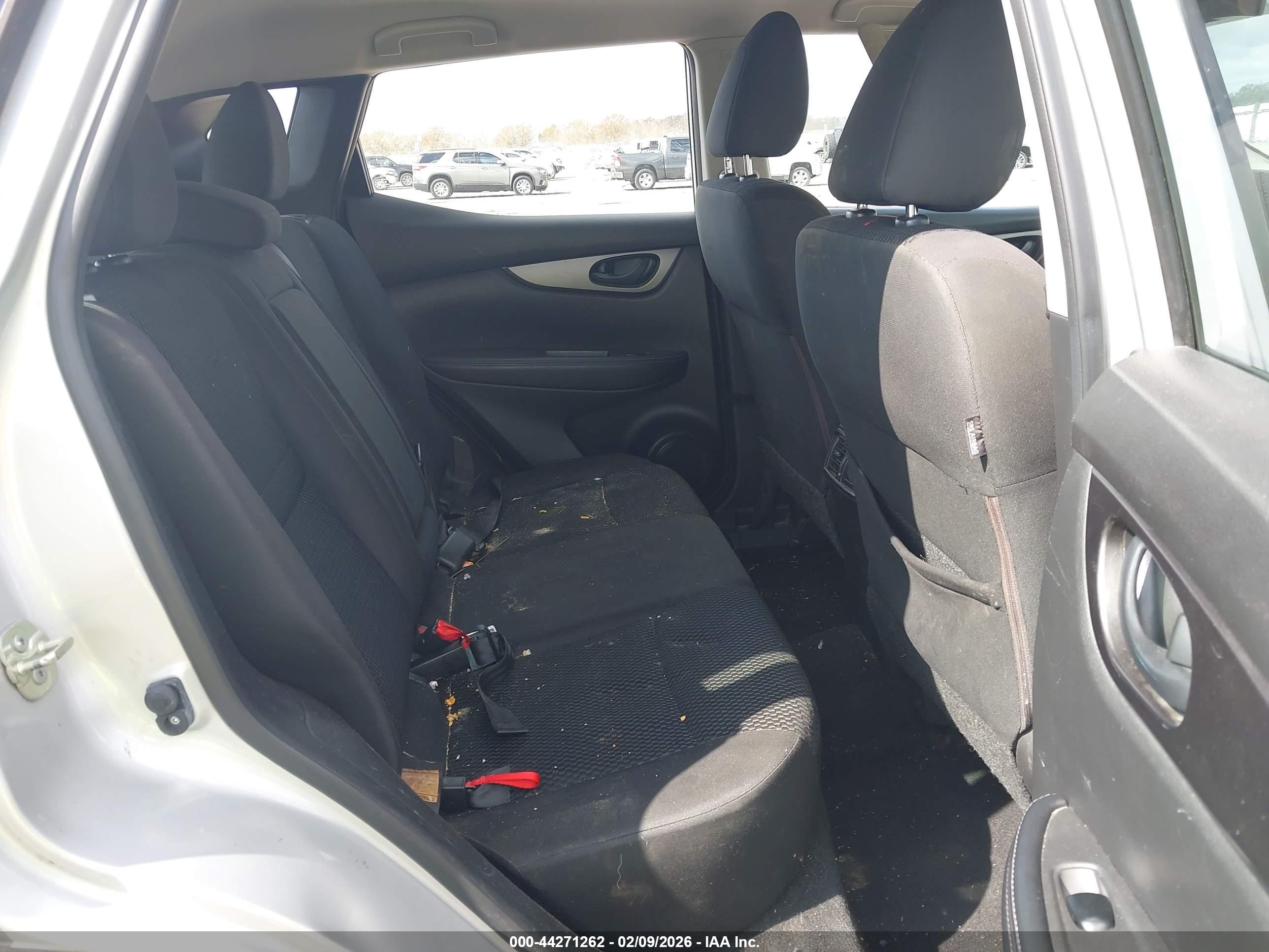 NISSAN ROGUE image 8