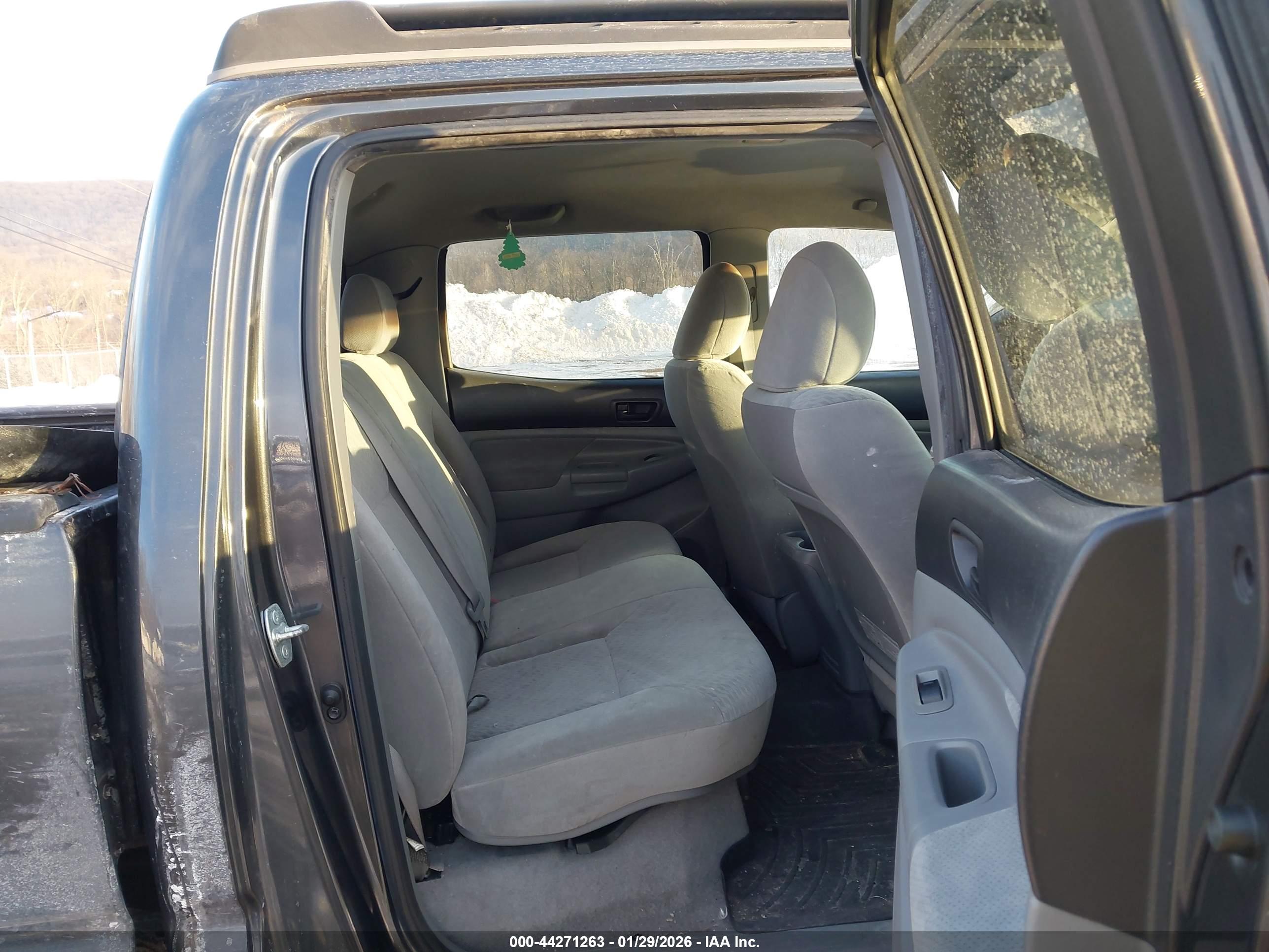 TOYOTA TACOMA image 8