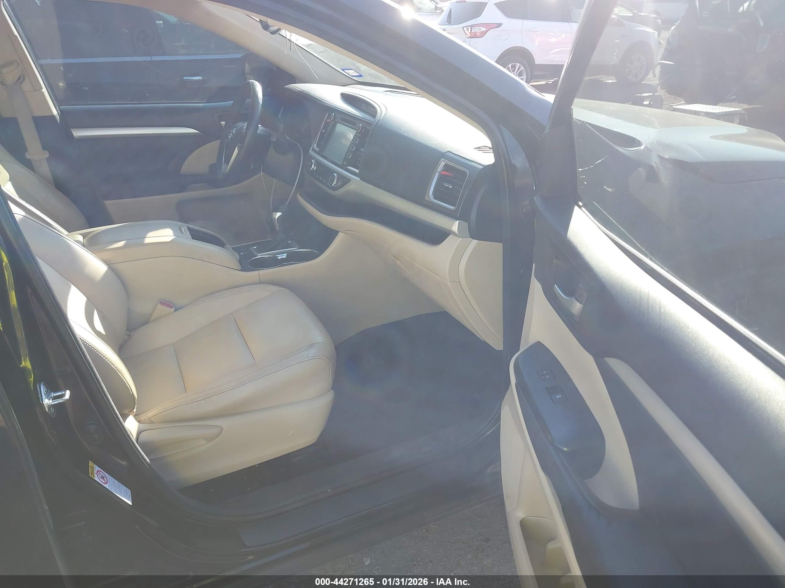 TOYOTA HIGHLANDER image 5