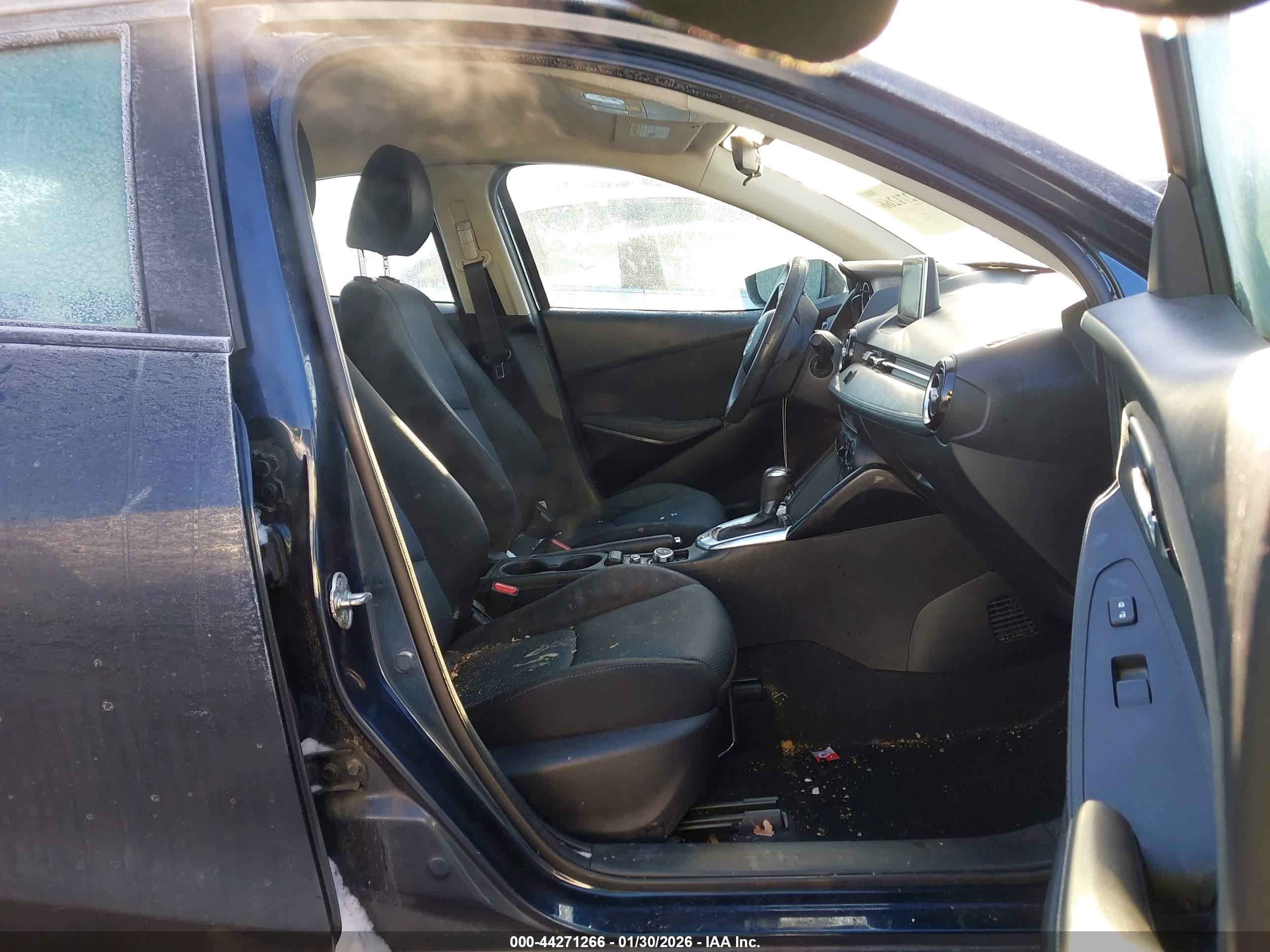 TOYOTA YARIS image 5
