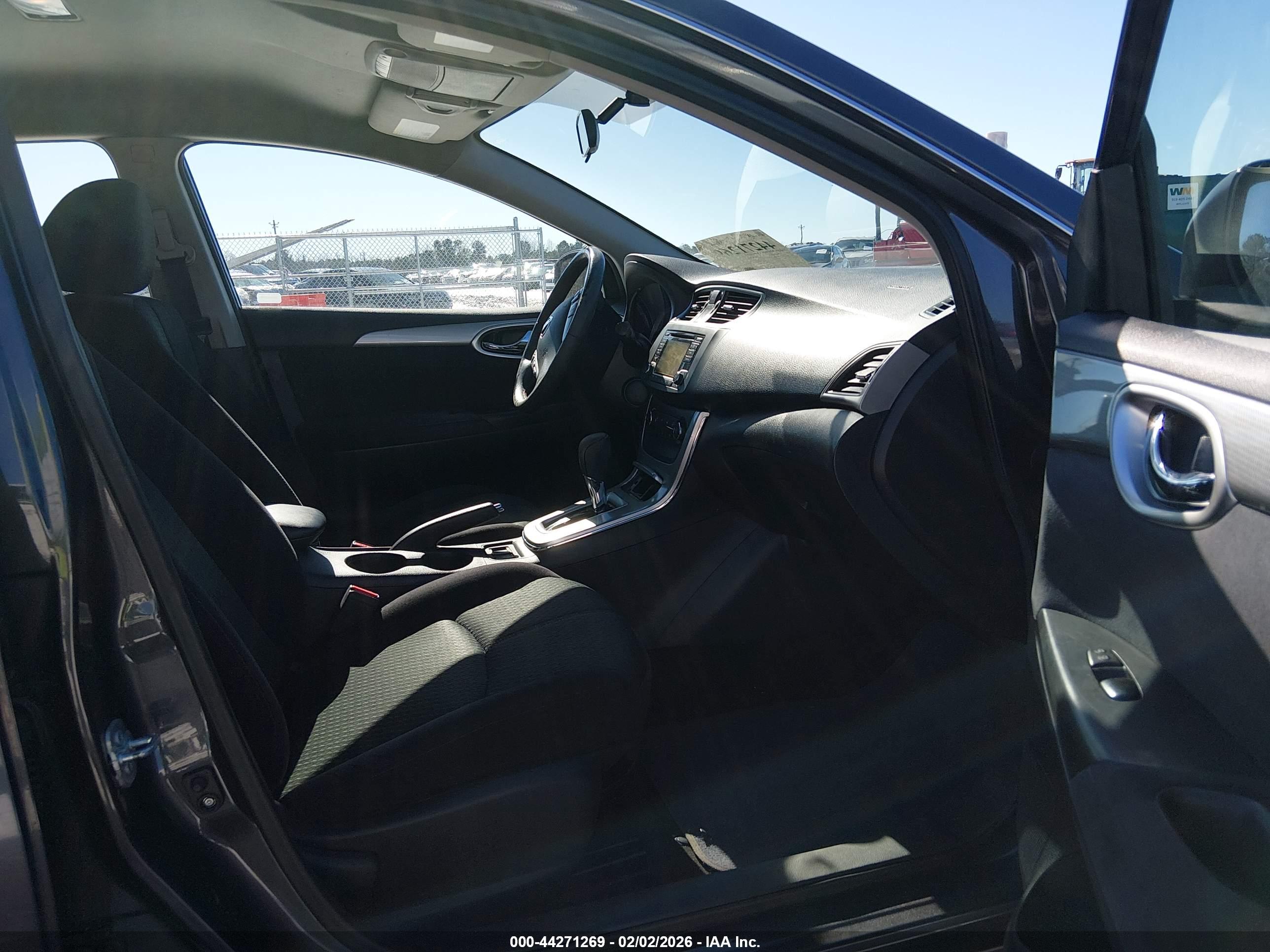 NISSAN SENTRA image 5