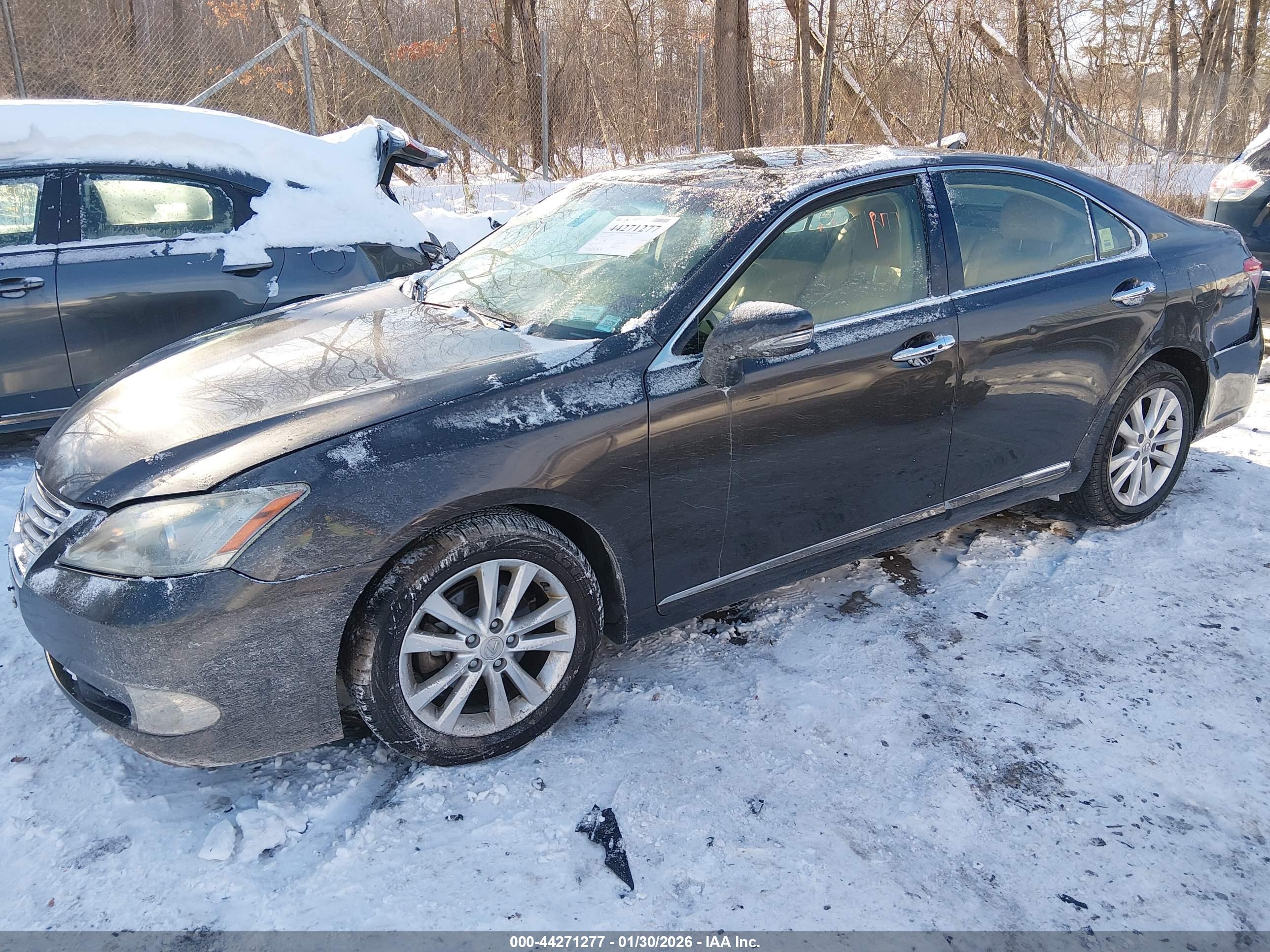 LEXUS ES image 2