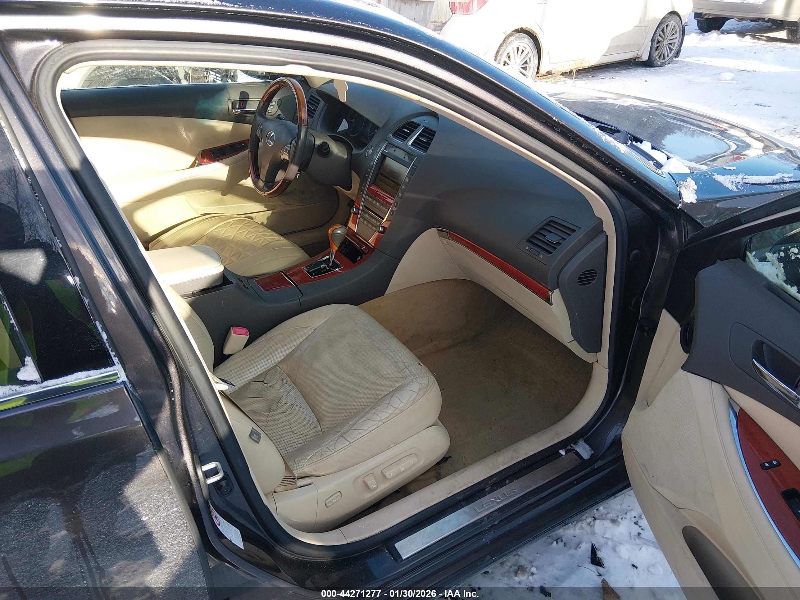 LEXUS ES image 5