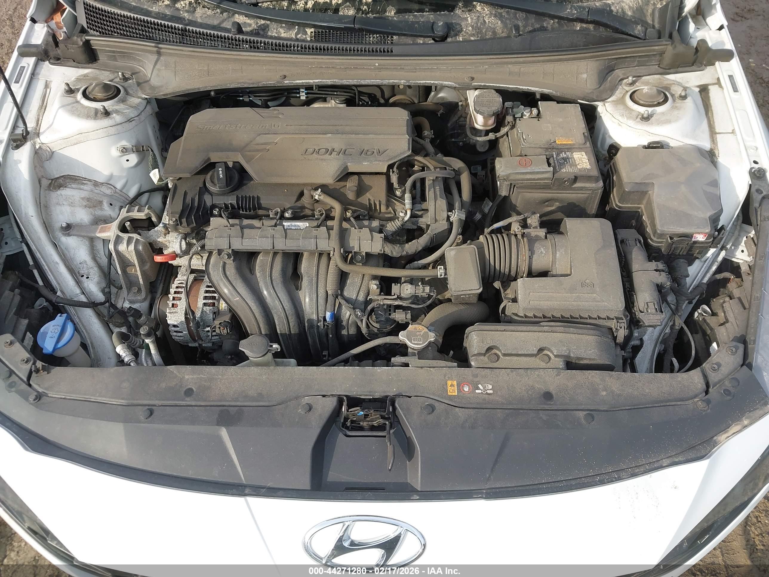 HYUNDAI ELANTRA image 10