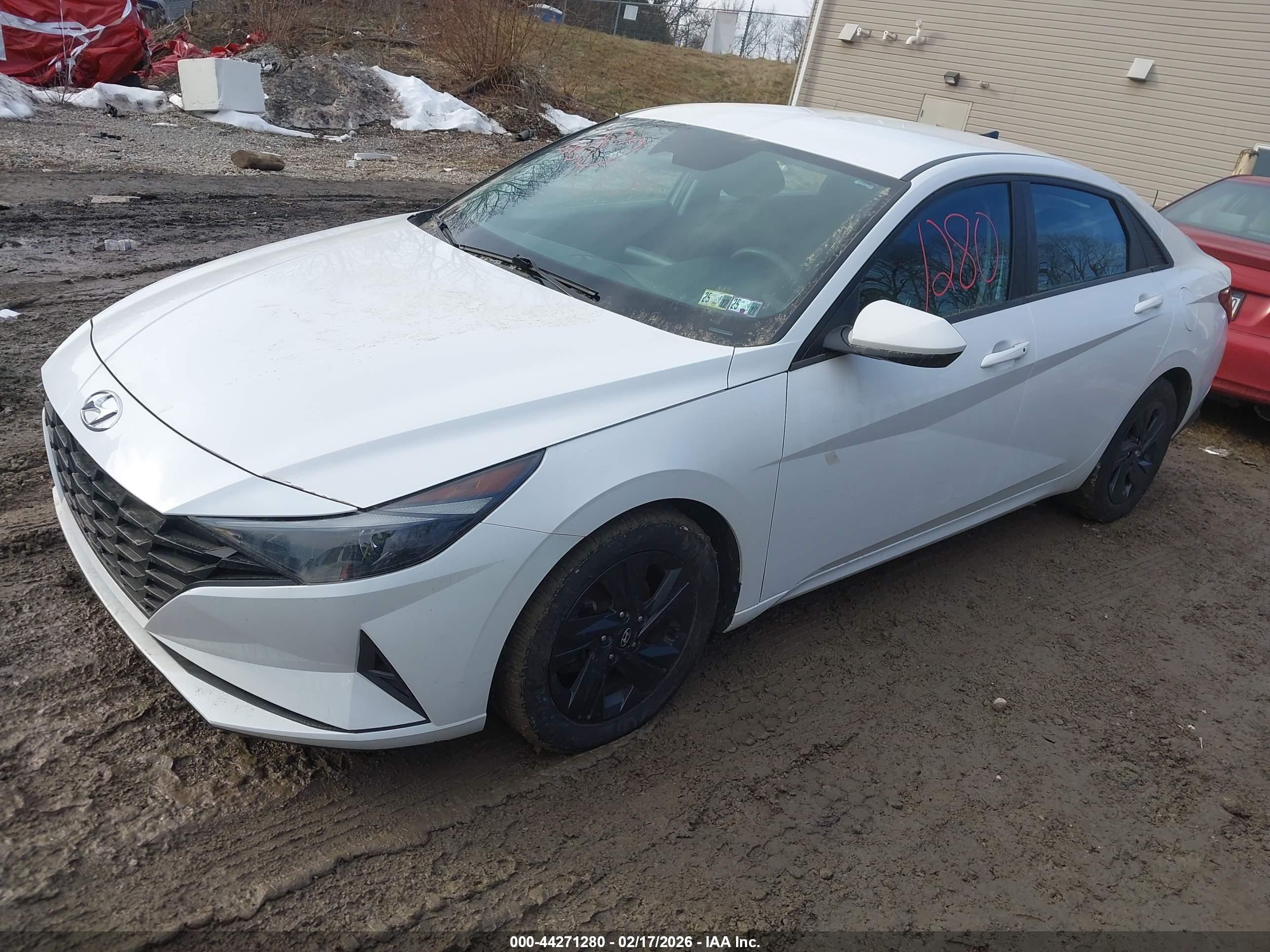 HYUNDAI ELANTRA image 2
