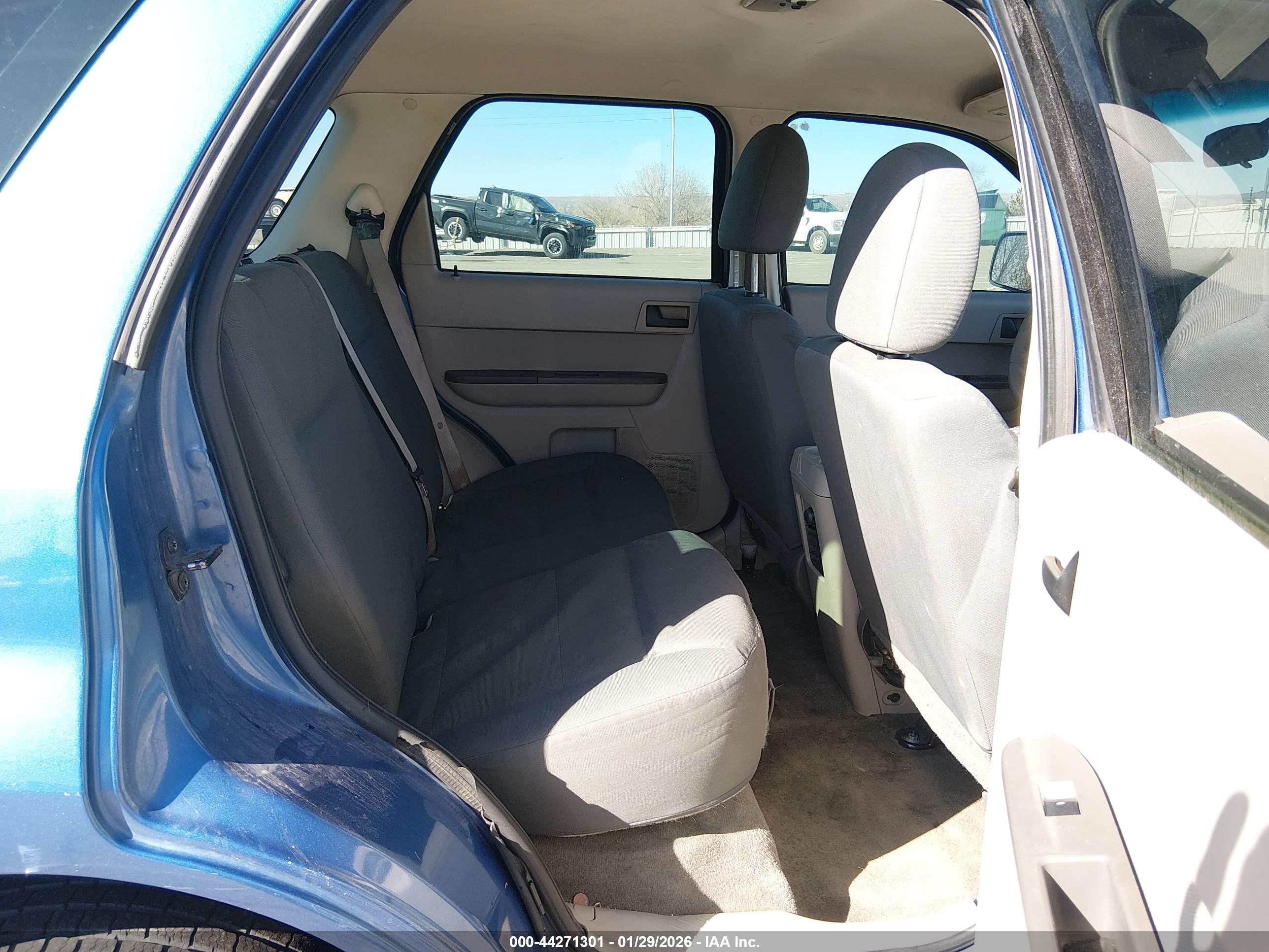 FORD ESCAPE image 8