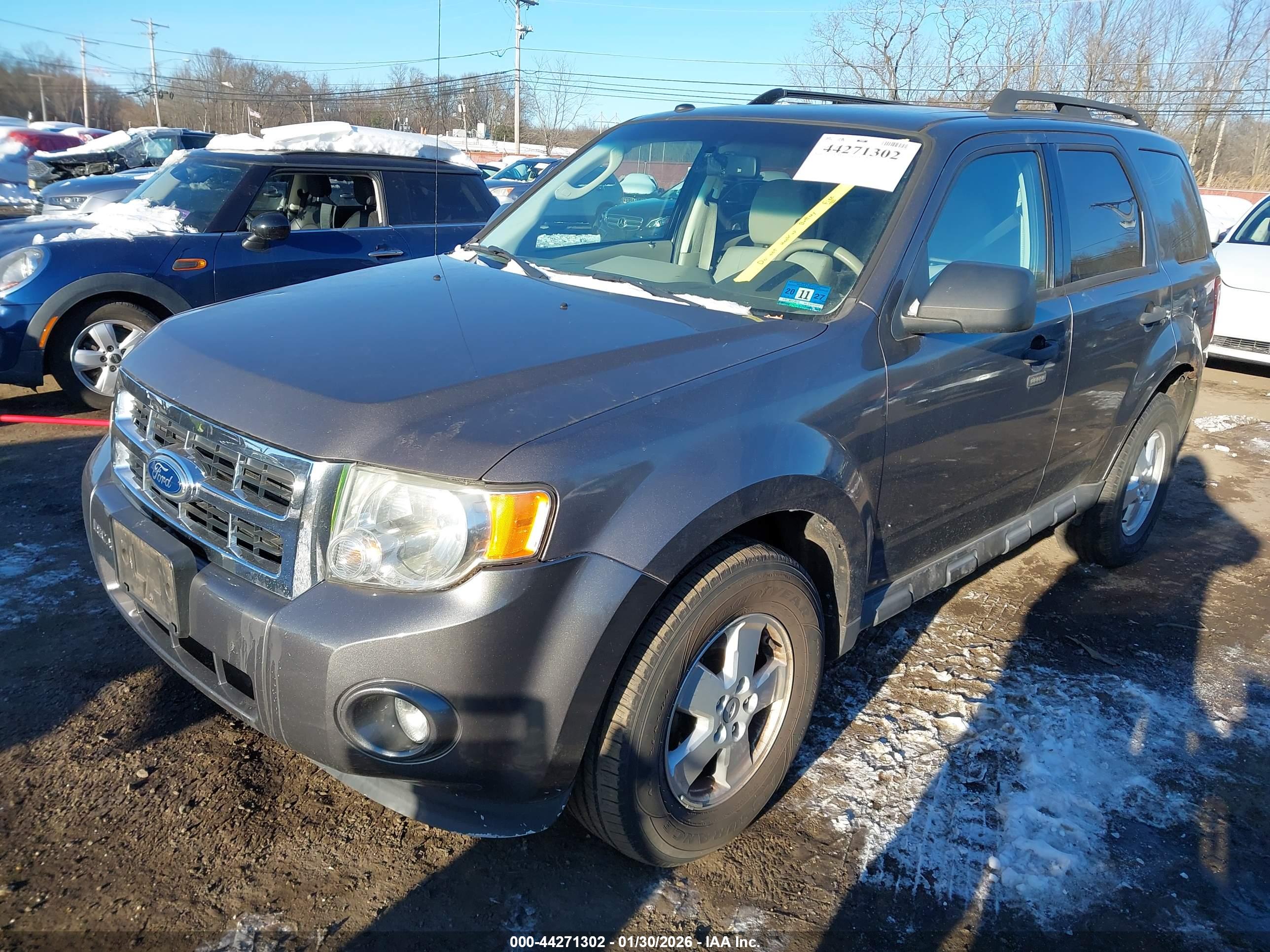 FORD ESCAPE image 2