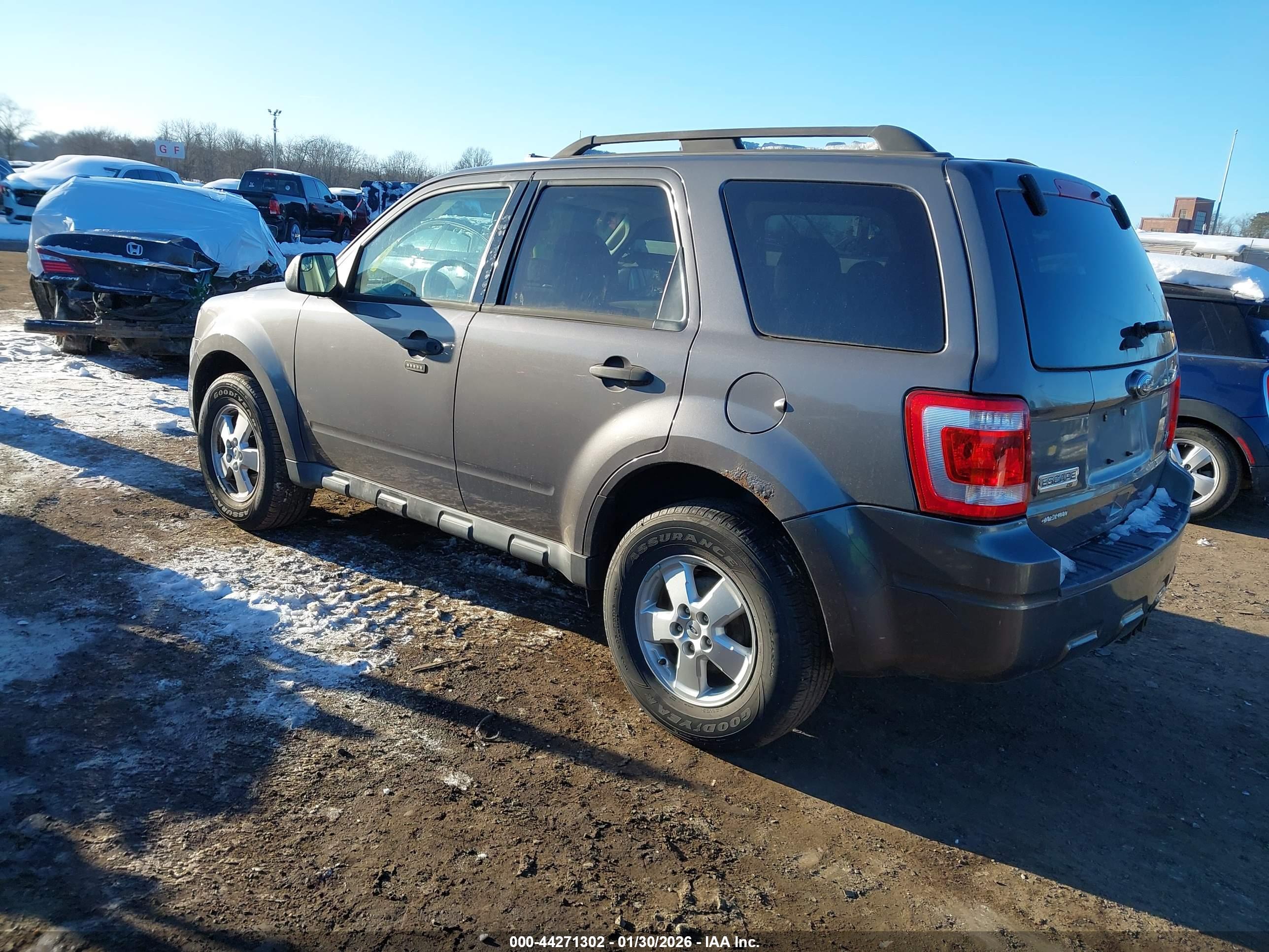 FORD ESCAPE image 3