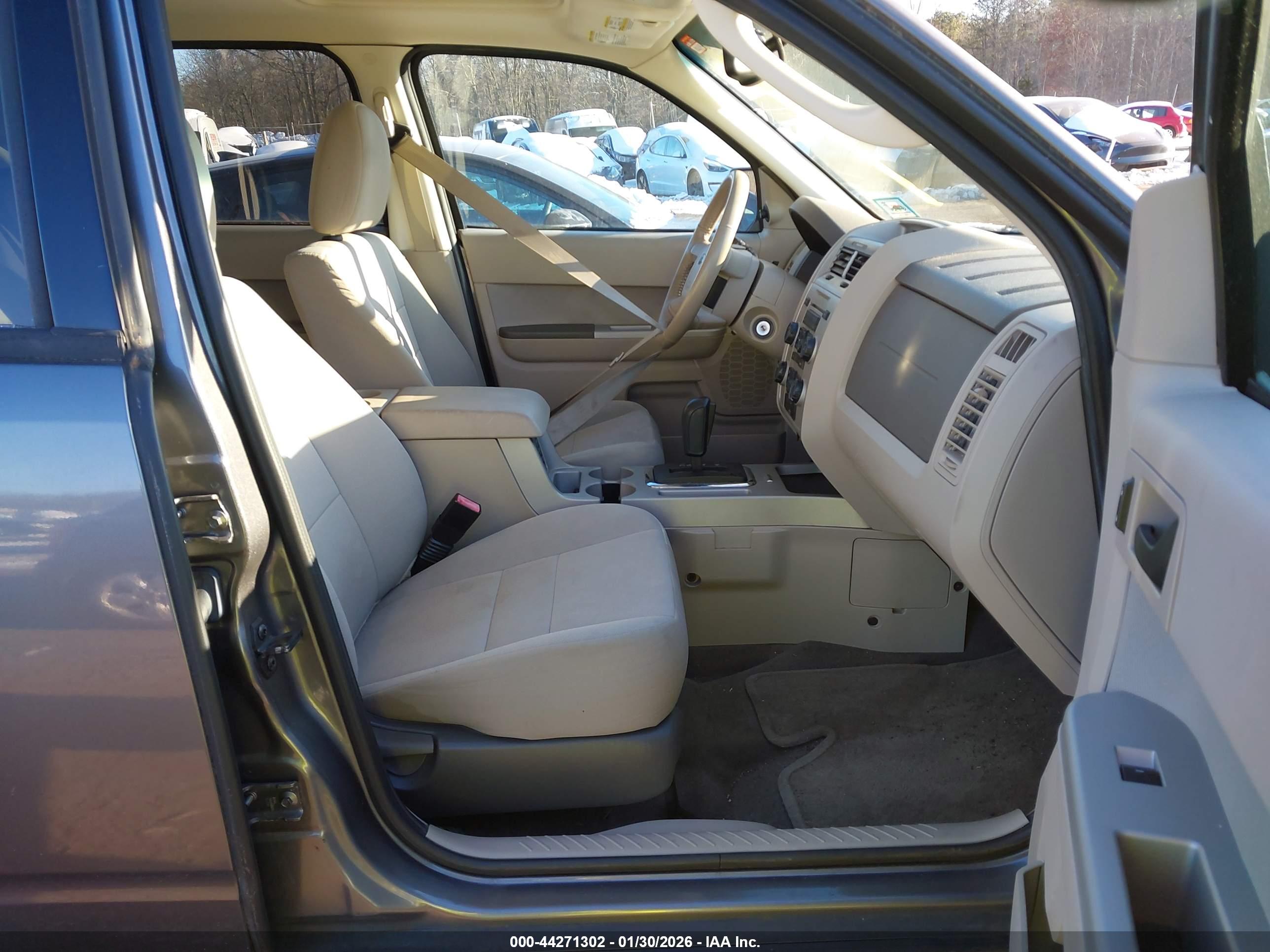 FORD ESCAPE image 5