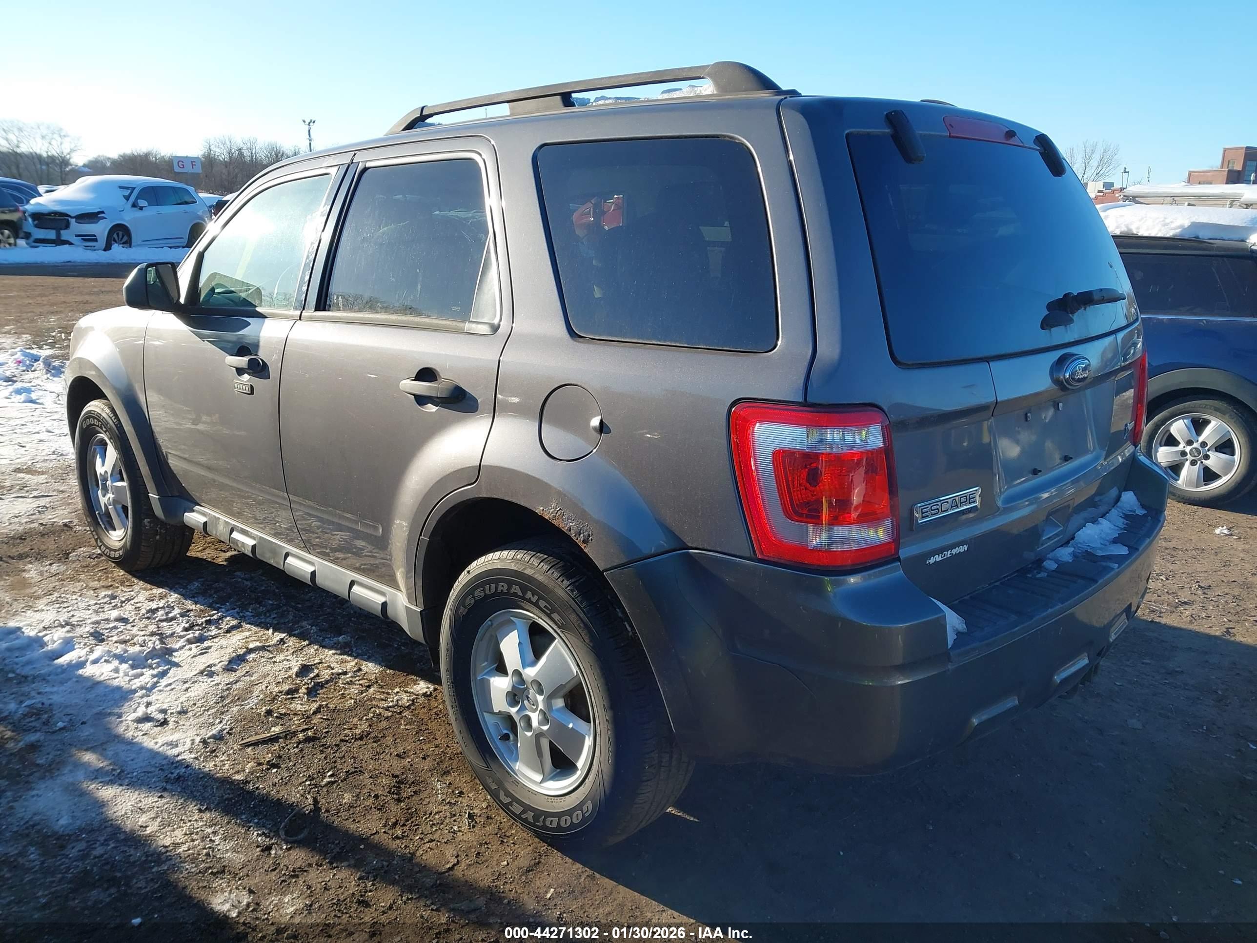 FORD ESCAPE image 6