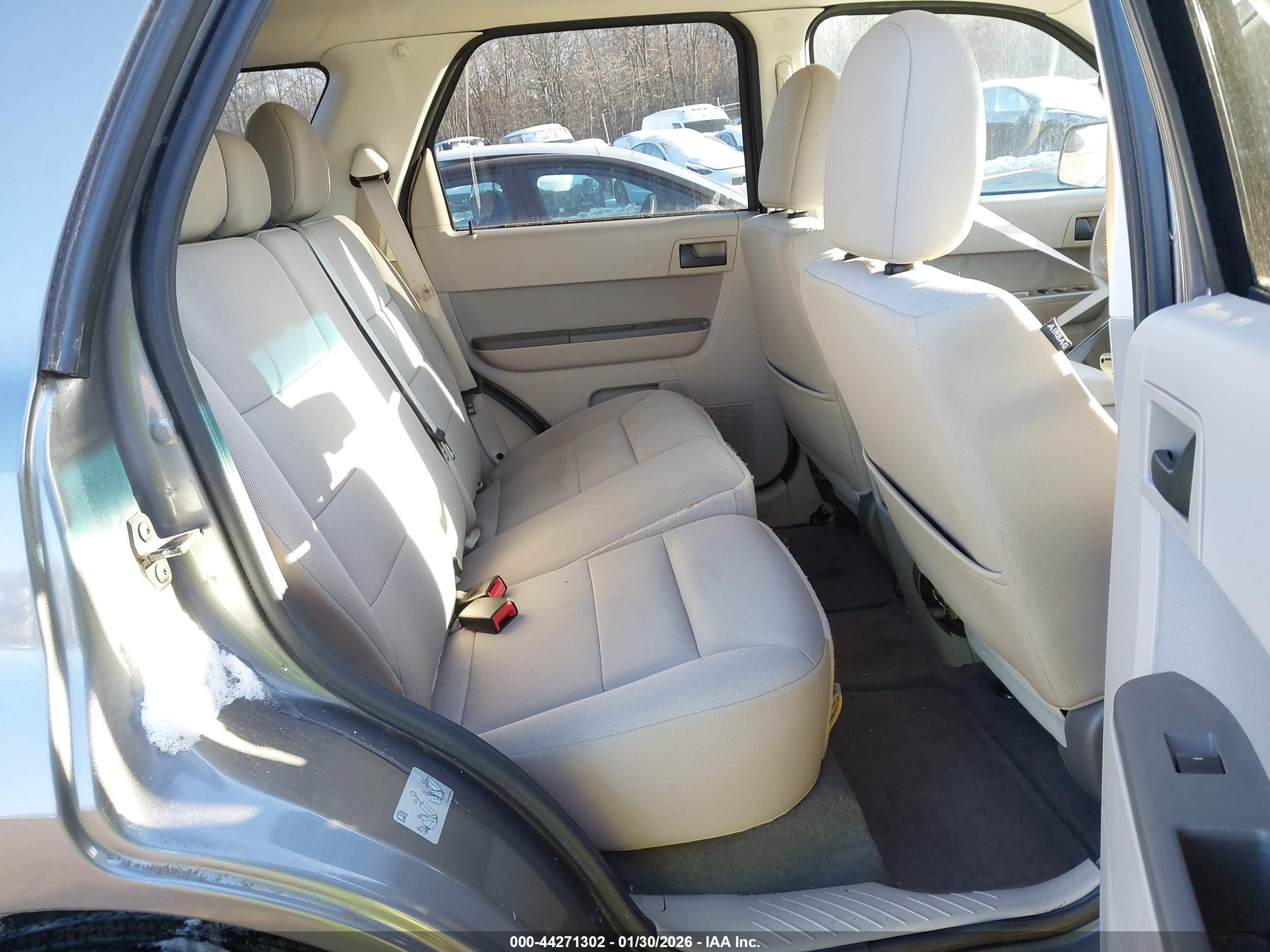 FORD ESCAPE image 8