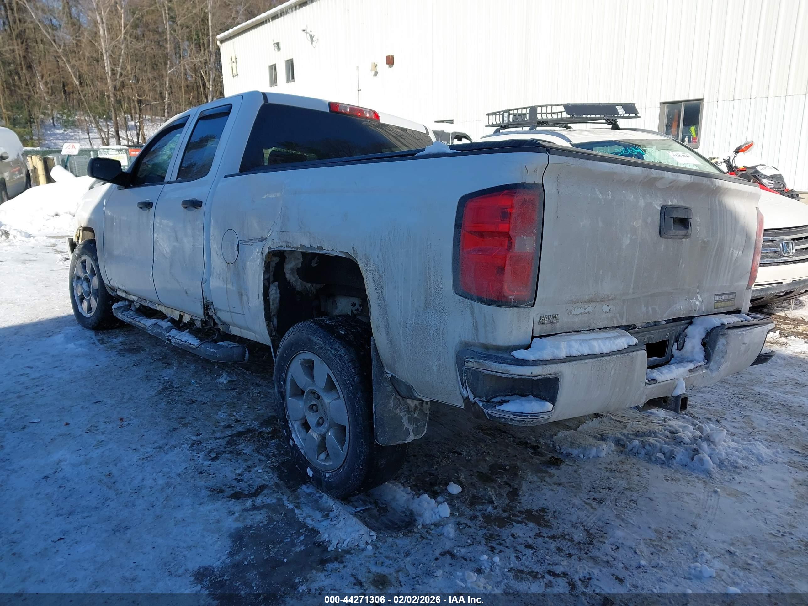 CHEVROLET SILVERADO image 3