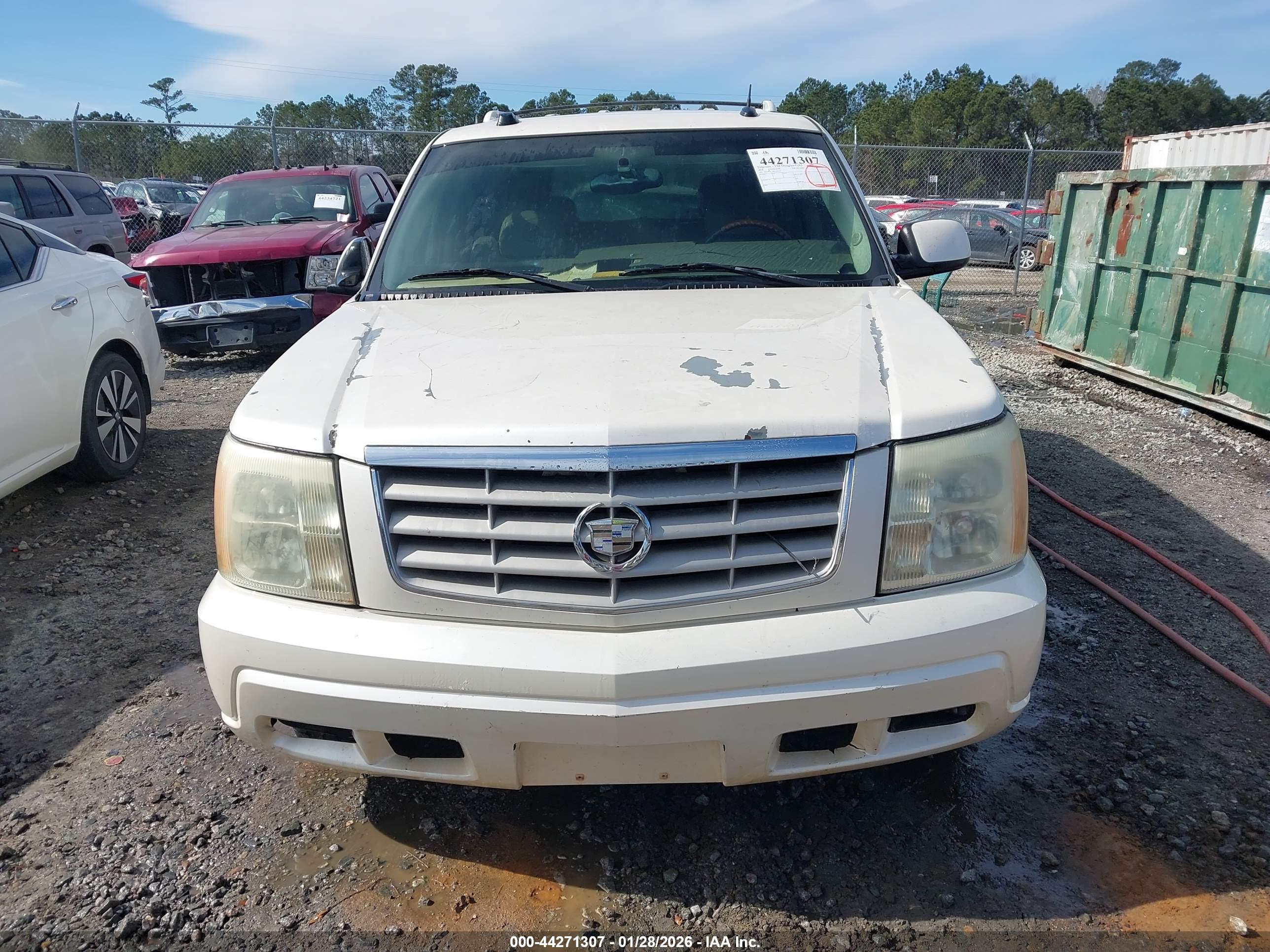 CADILLAC ESCALADE image 6