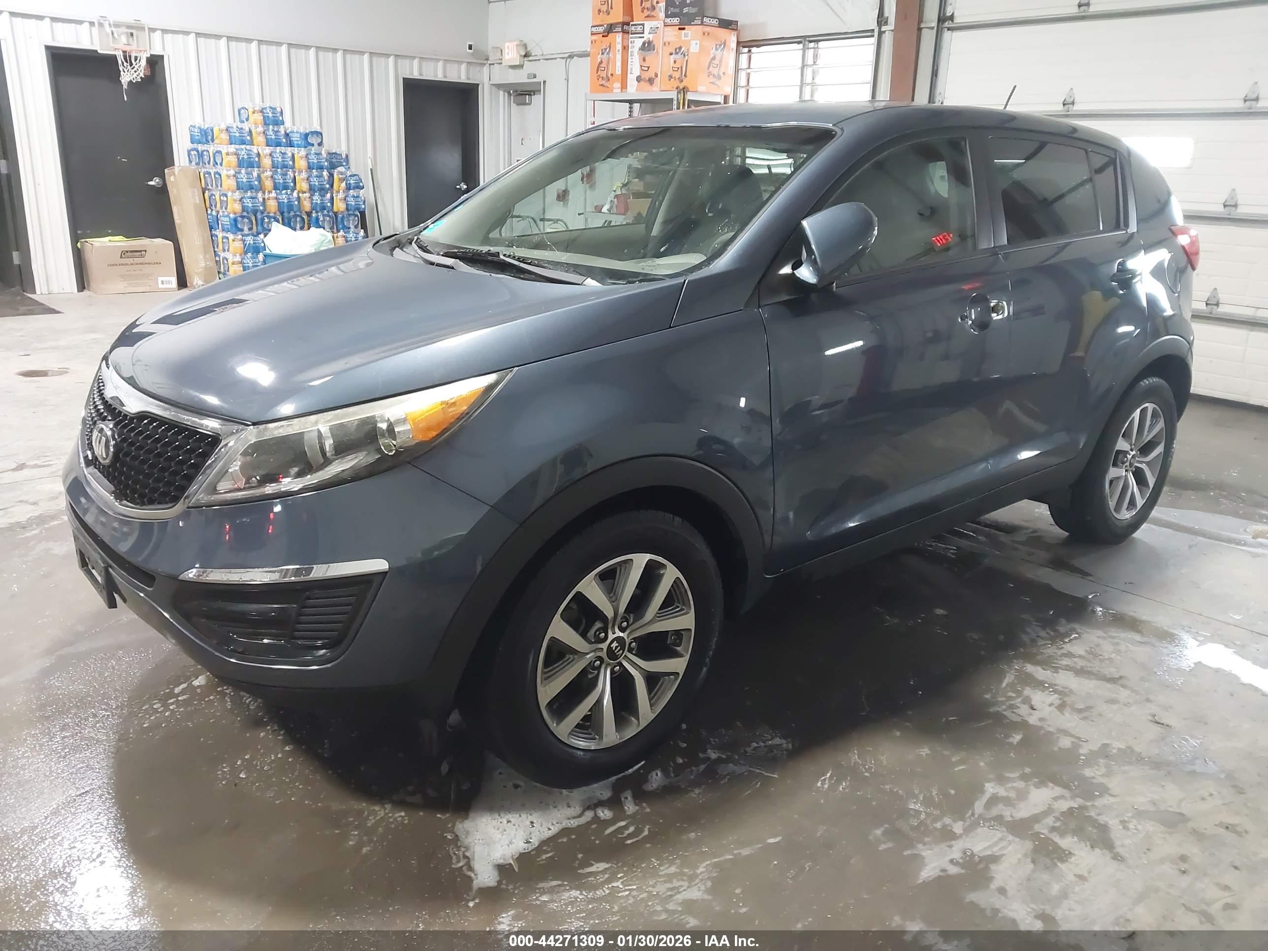 KIA SPORTAGE image 2