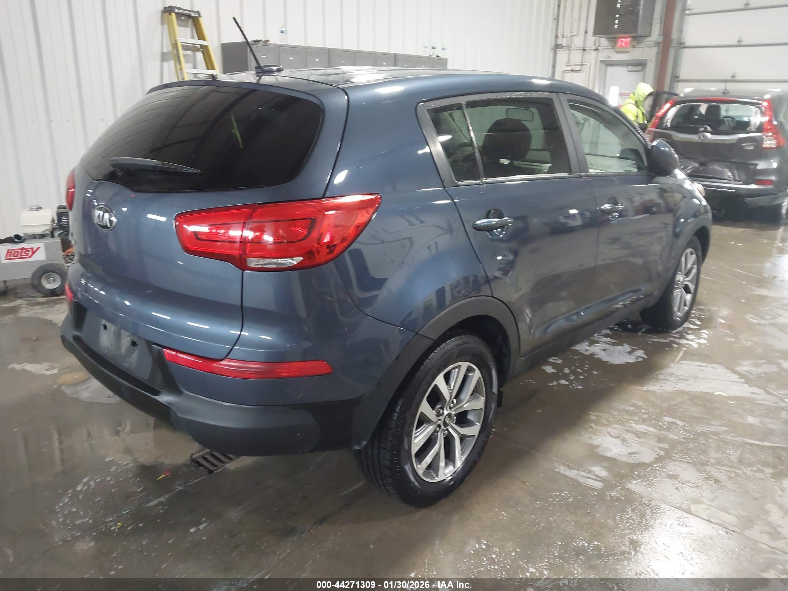 KIA SPORTAGE image 4