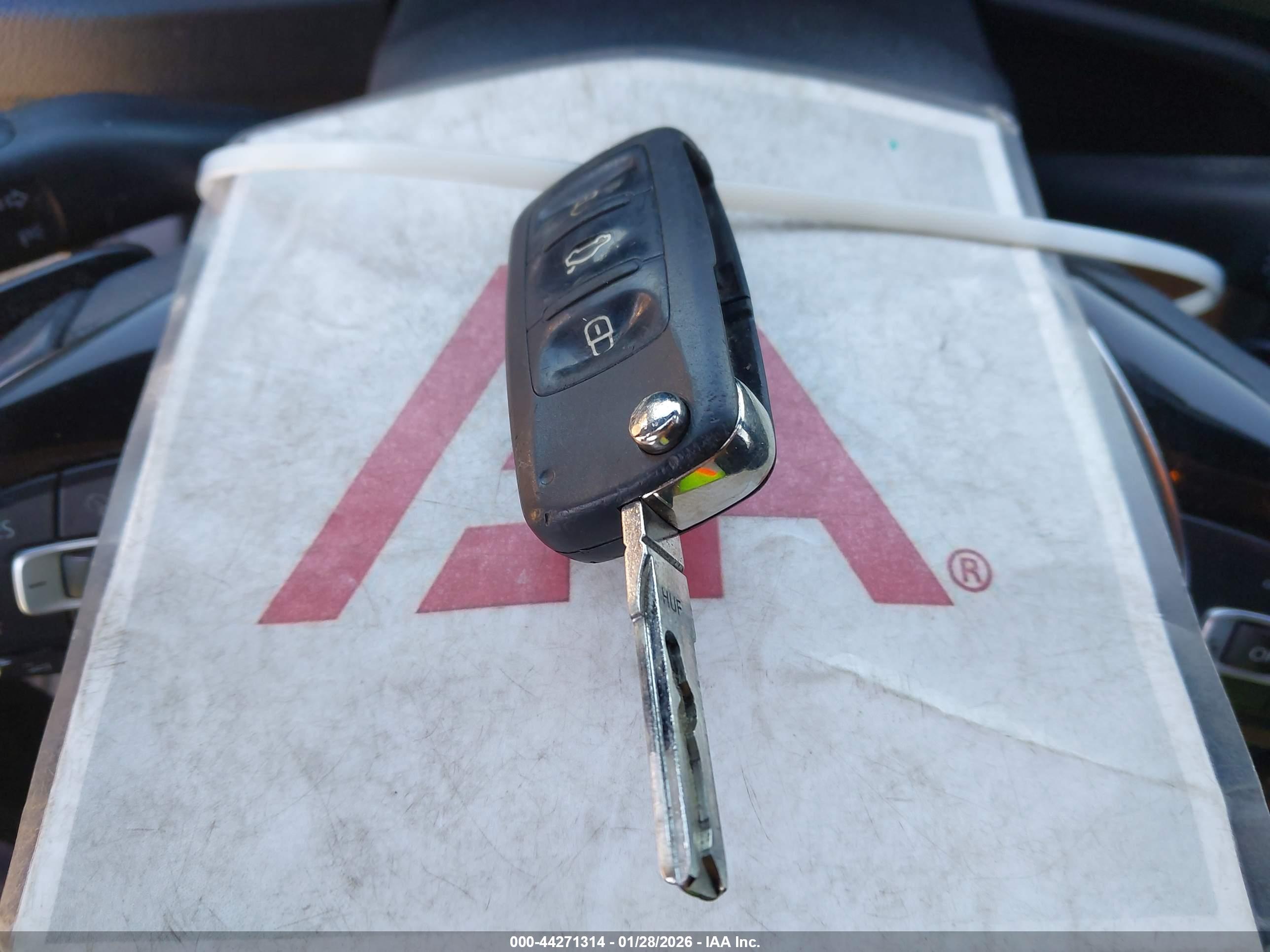 VOLKSWAGEN PASSAT image 11