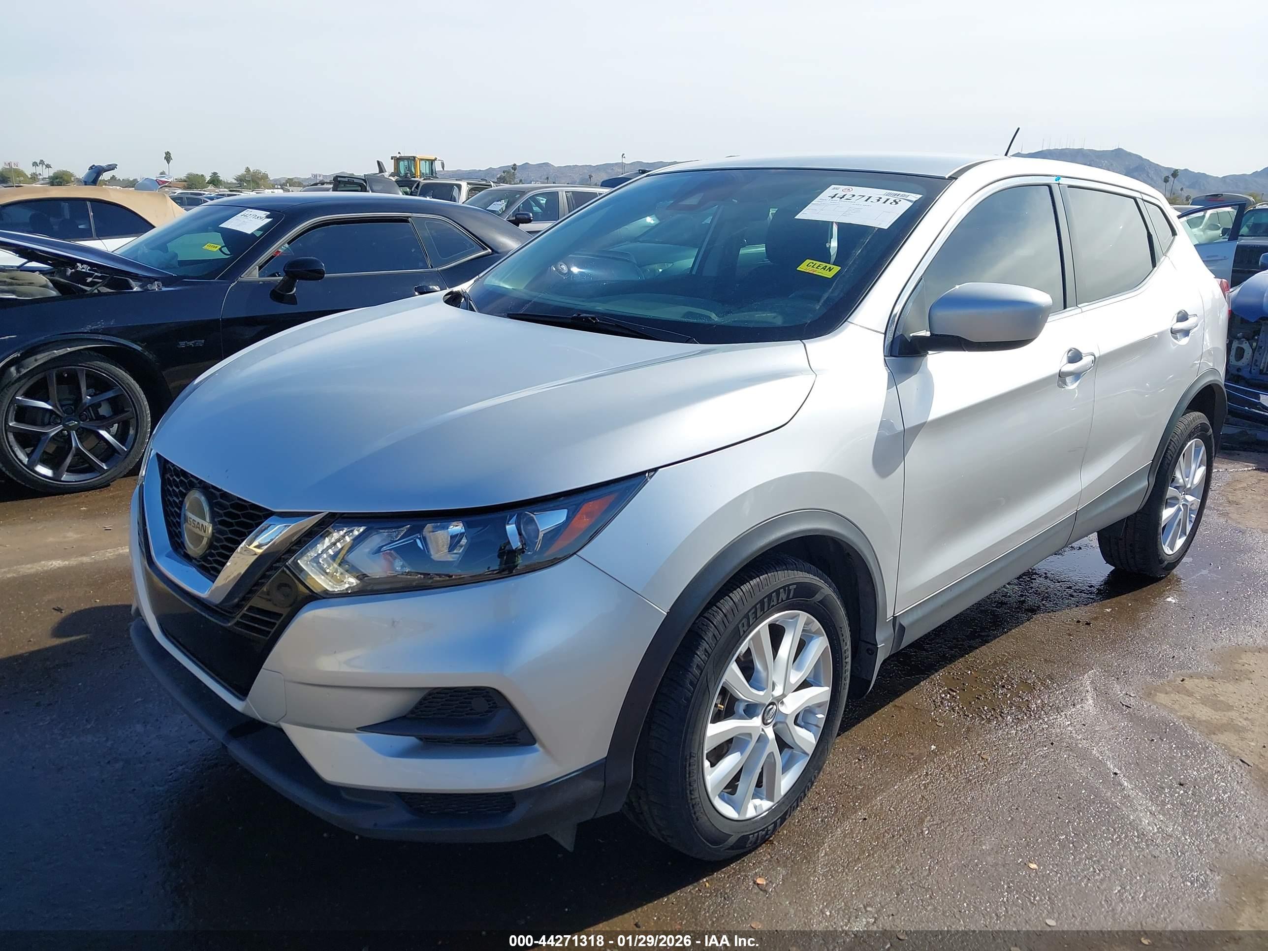 NISSAN ROGUE image 2