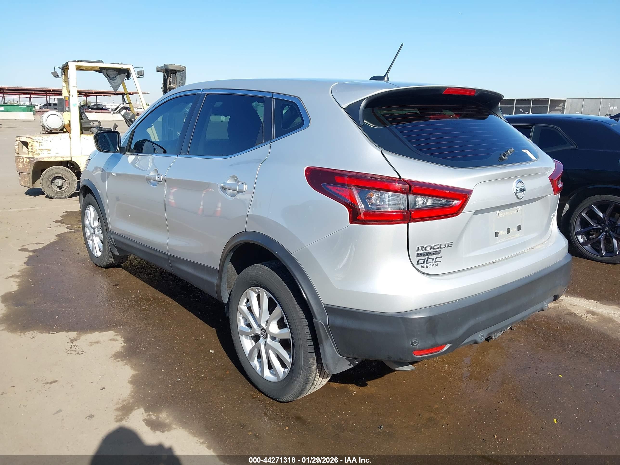 NISSAN ROGUE image 3