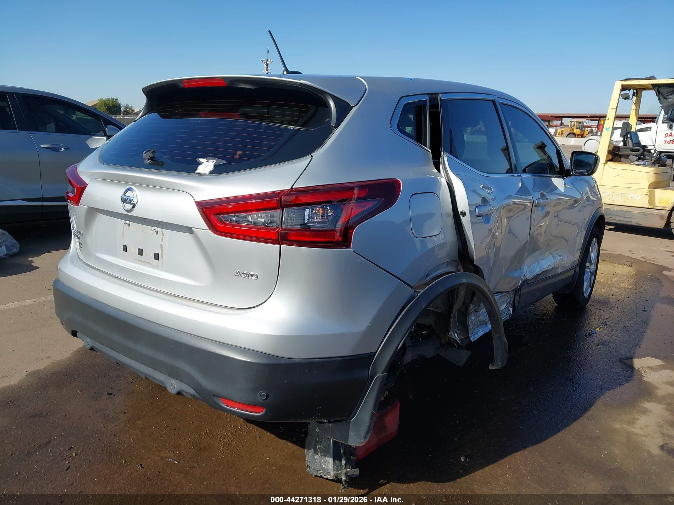 NISSAN ROGUE image 4