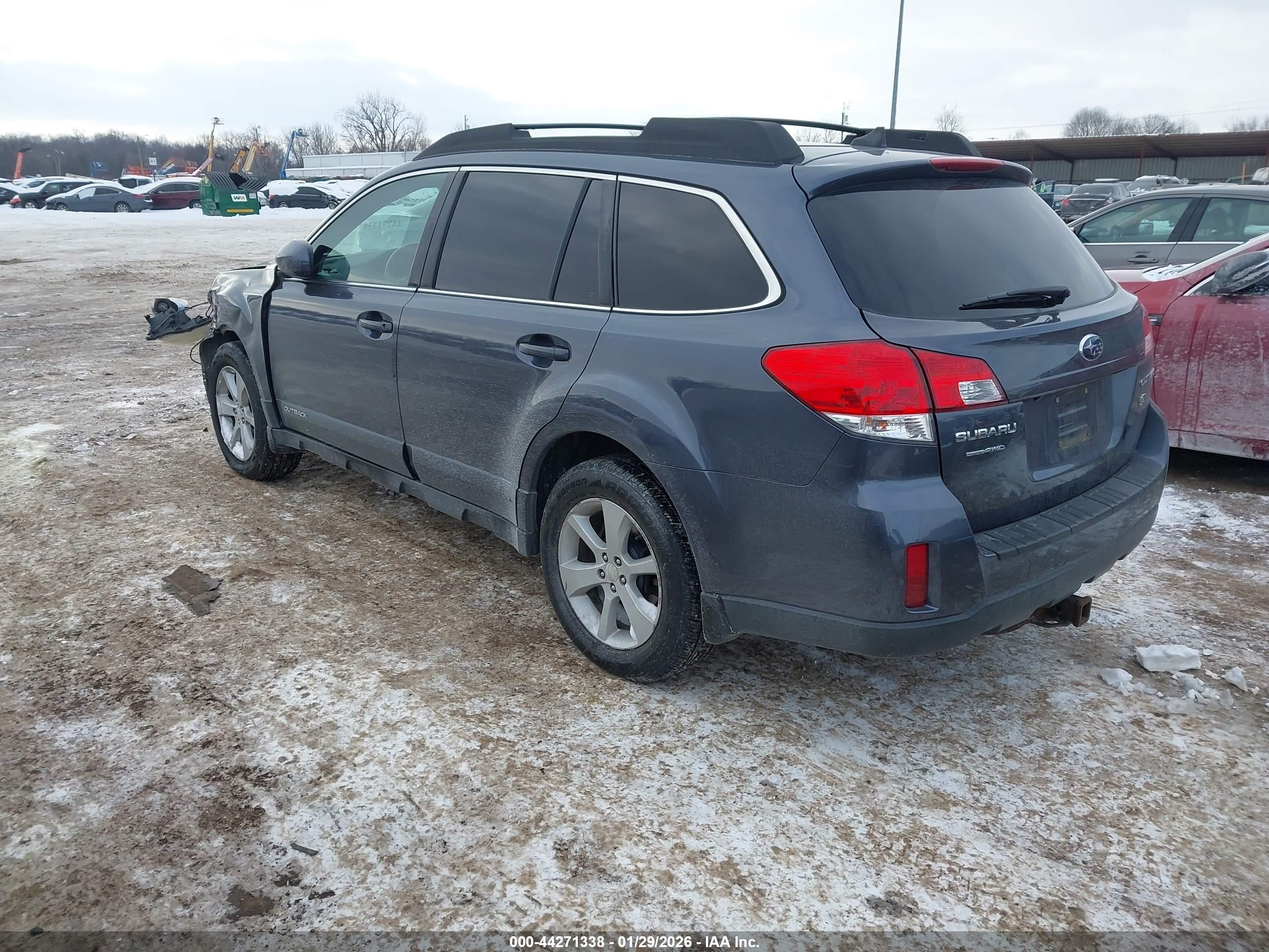 SUBARU OUTBACK image 3