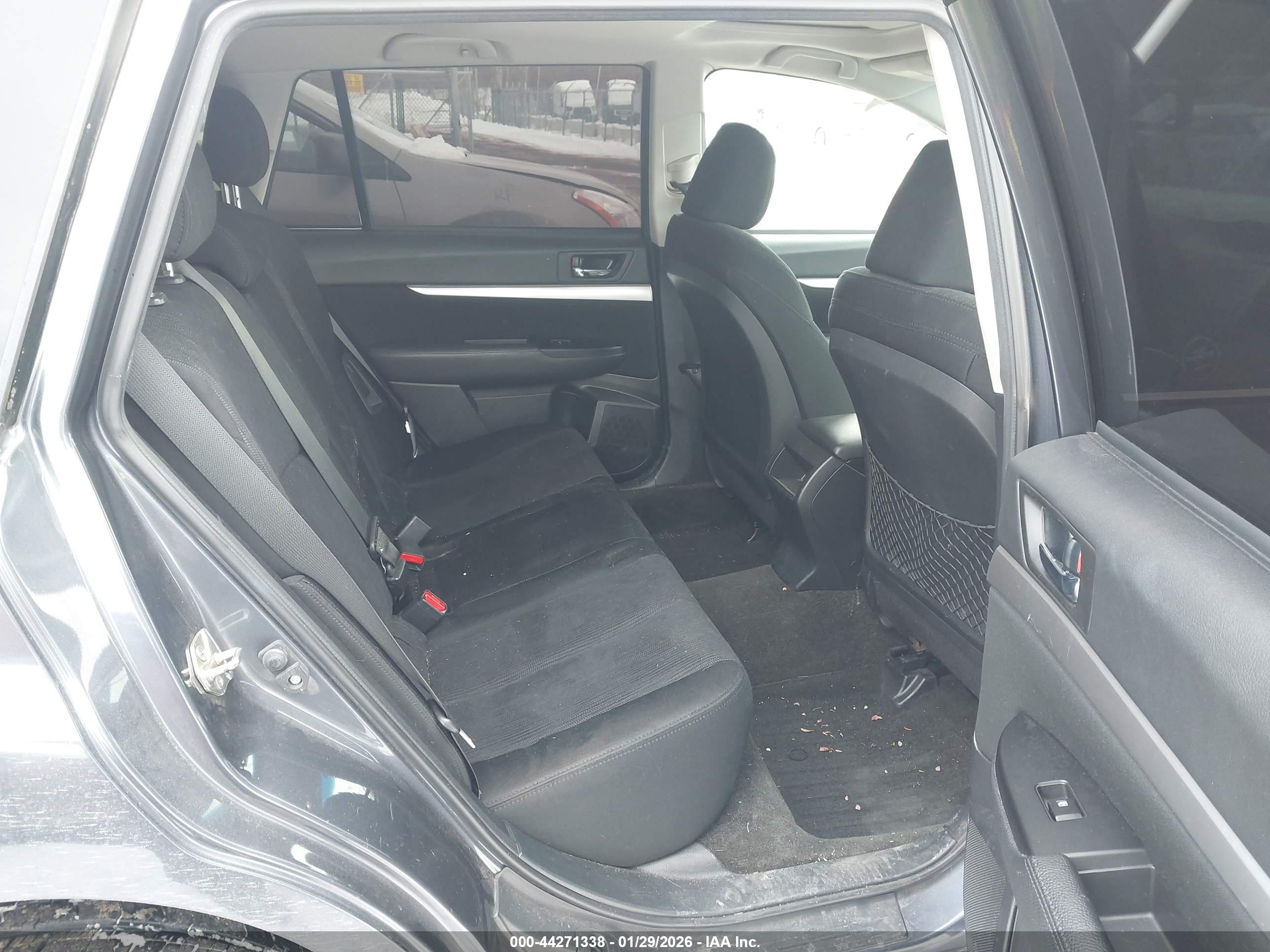 SUBARU OUTBACK image 8