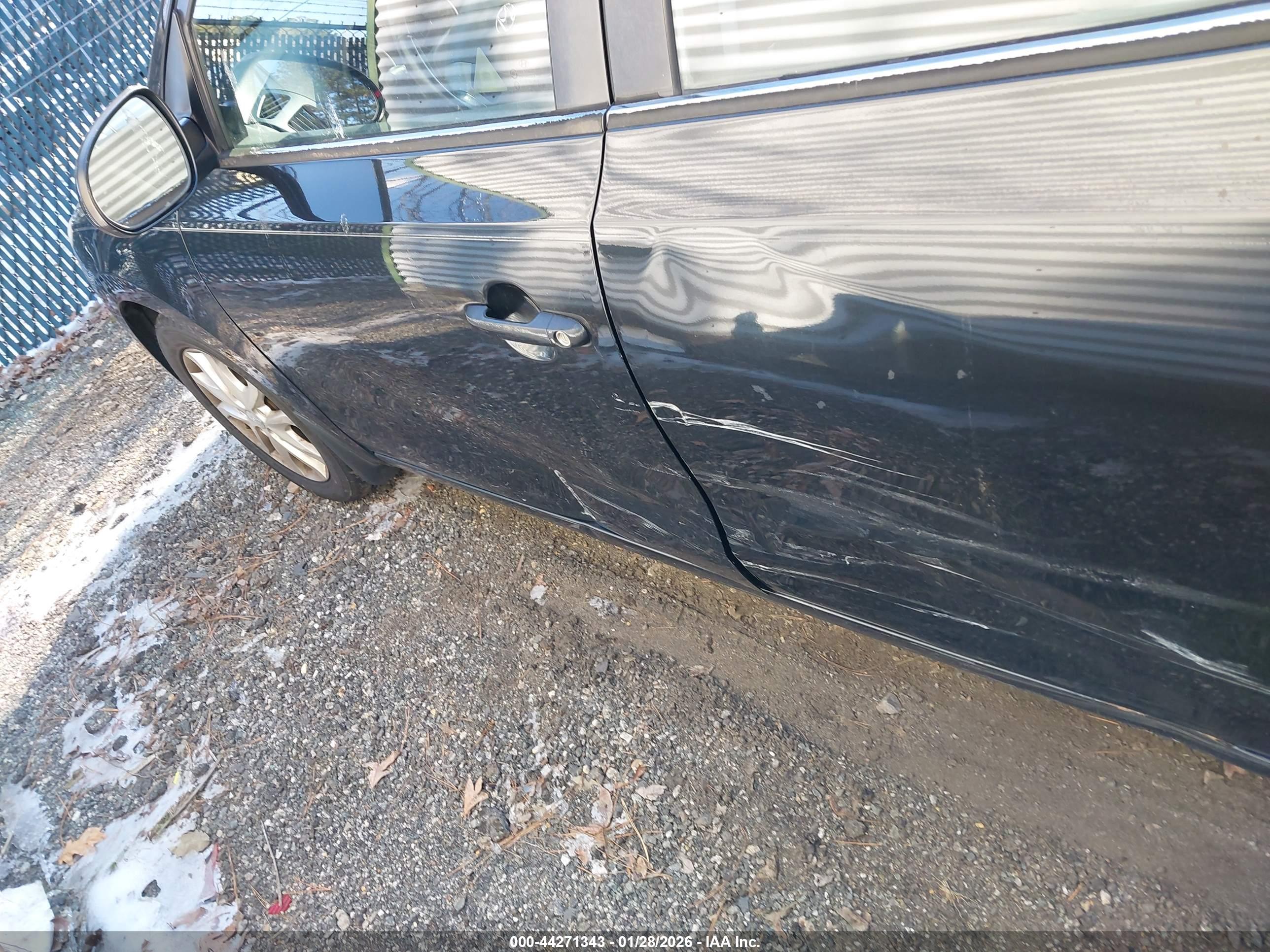 HYUNDAI ELANTRA image 6