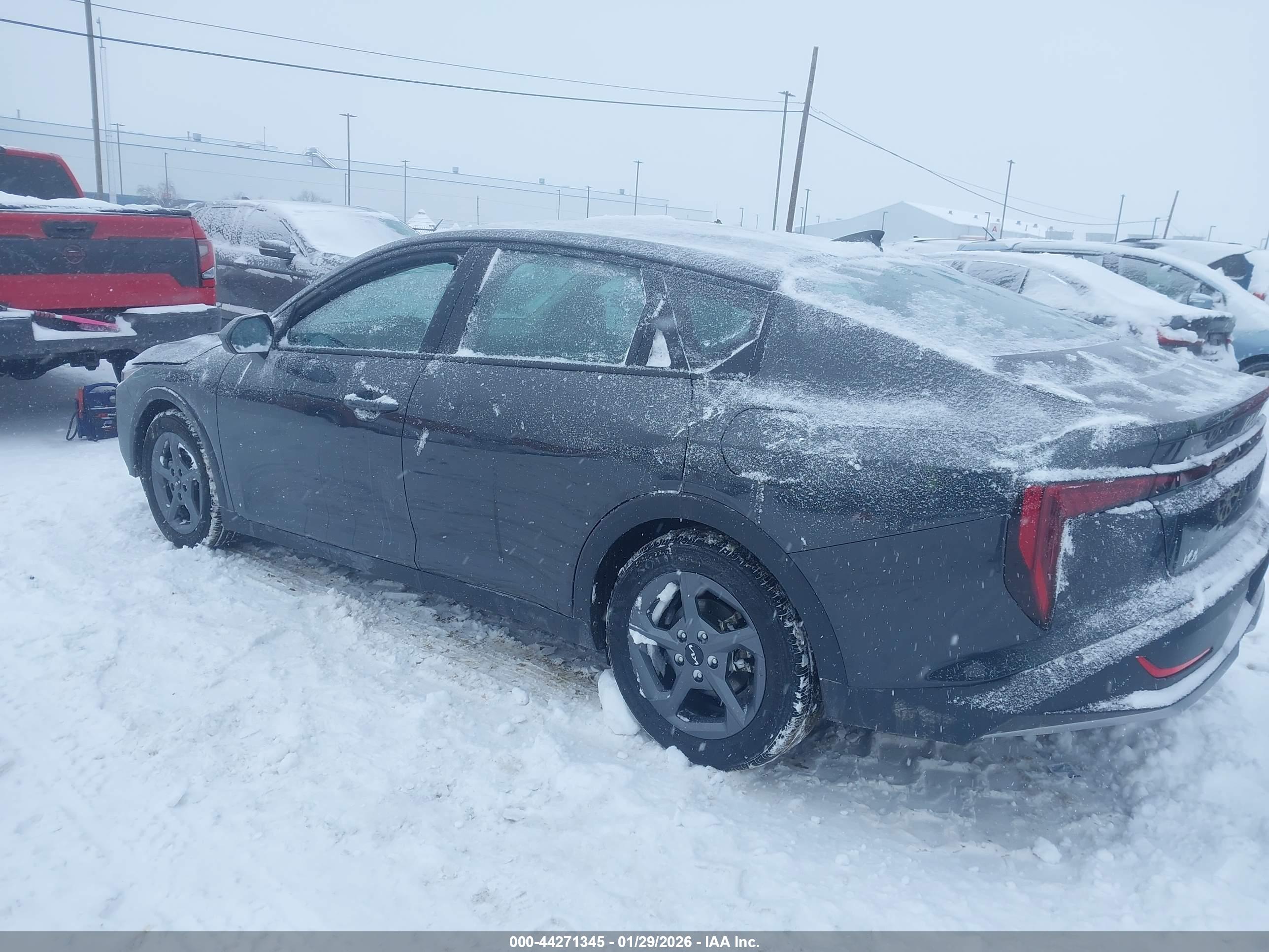 KIA K4 image 3