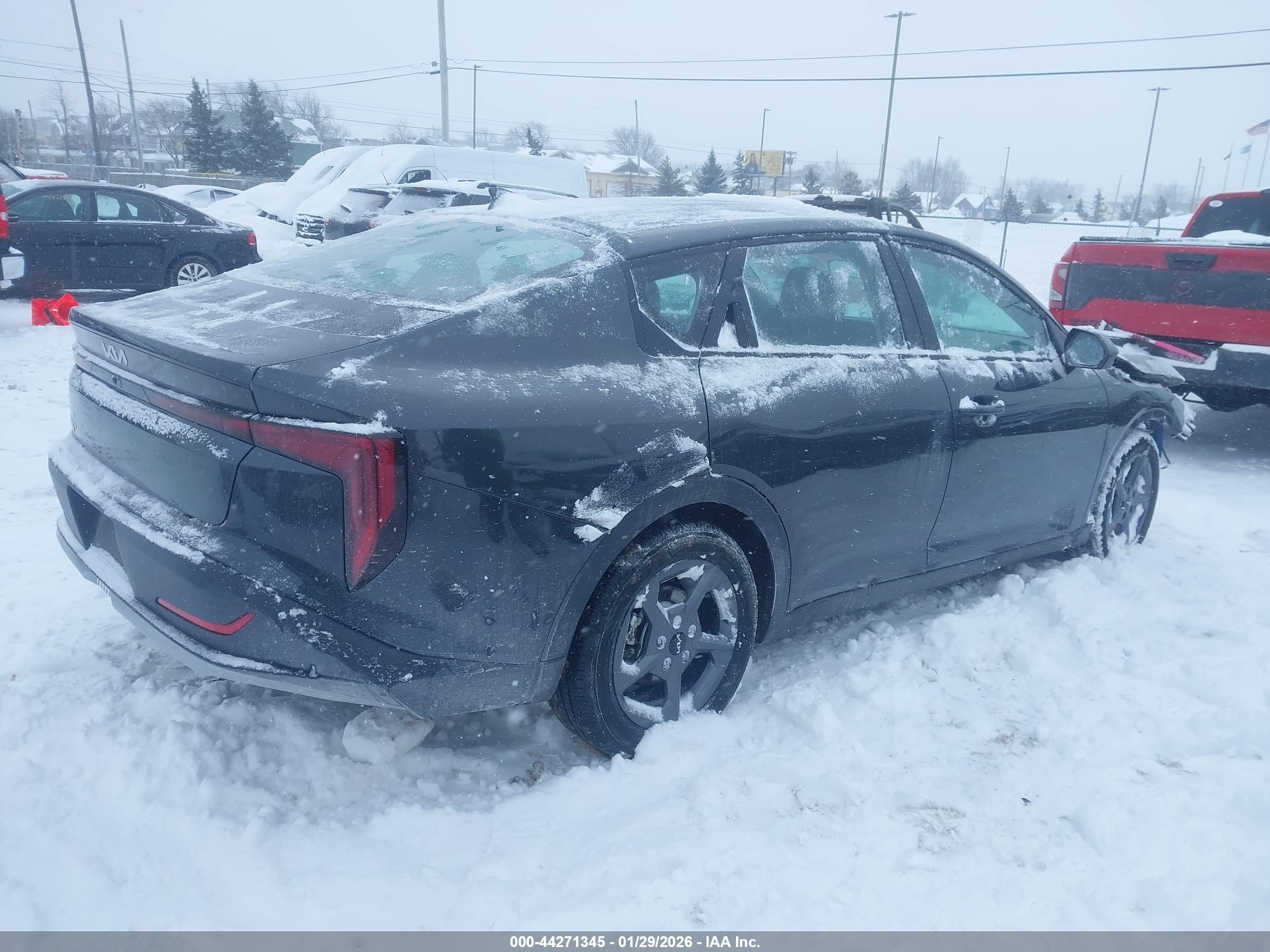 KIA K4 image 4