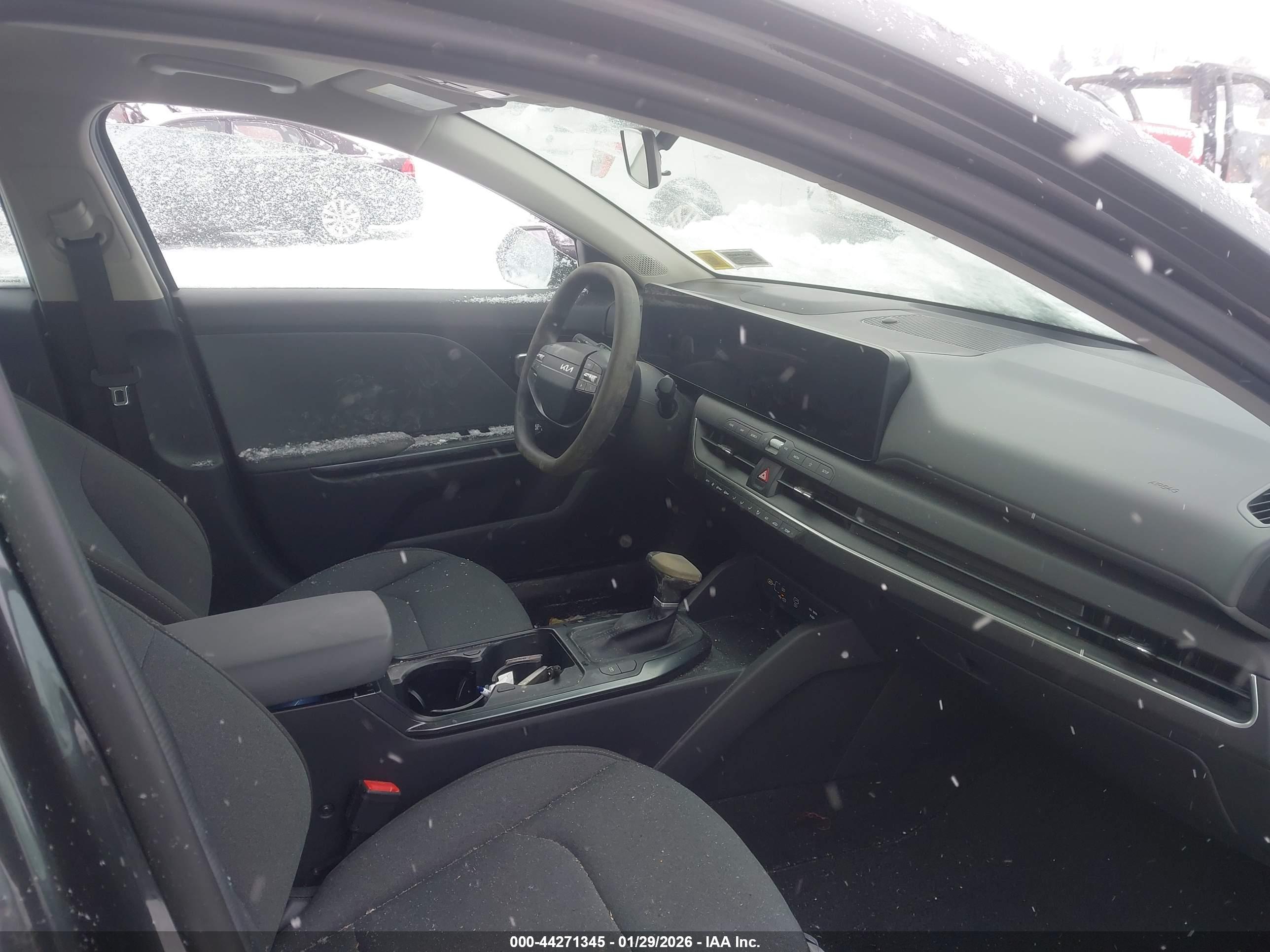 KIA K4 image 5