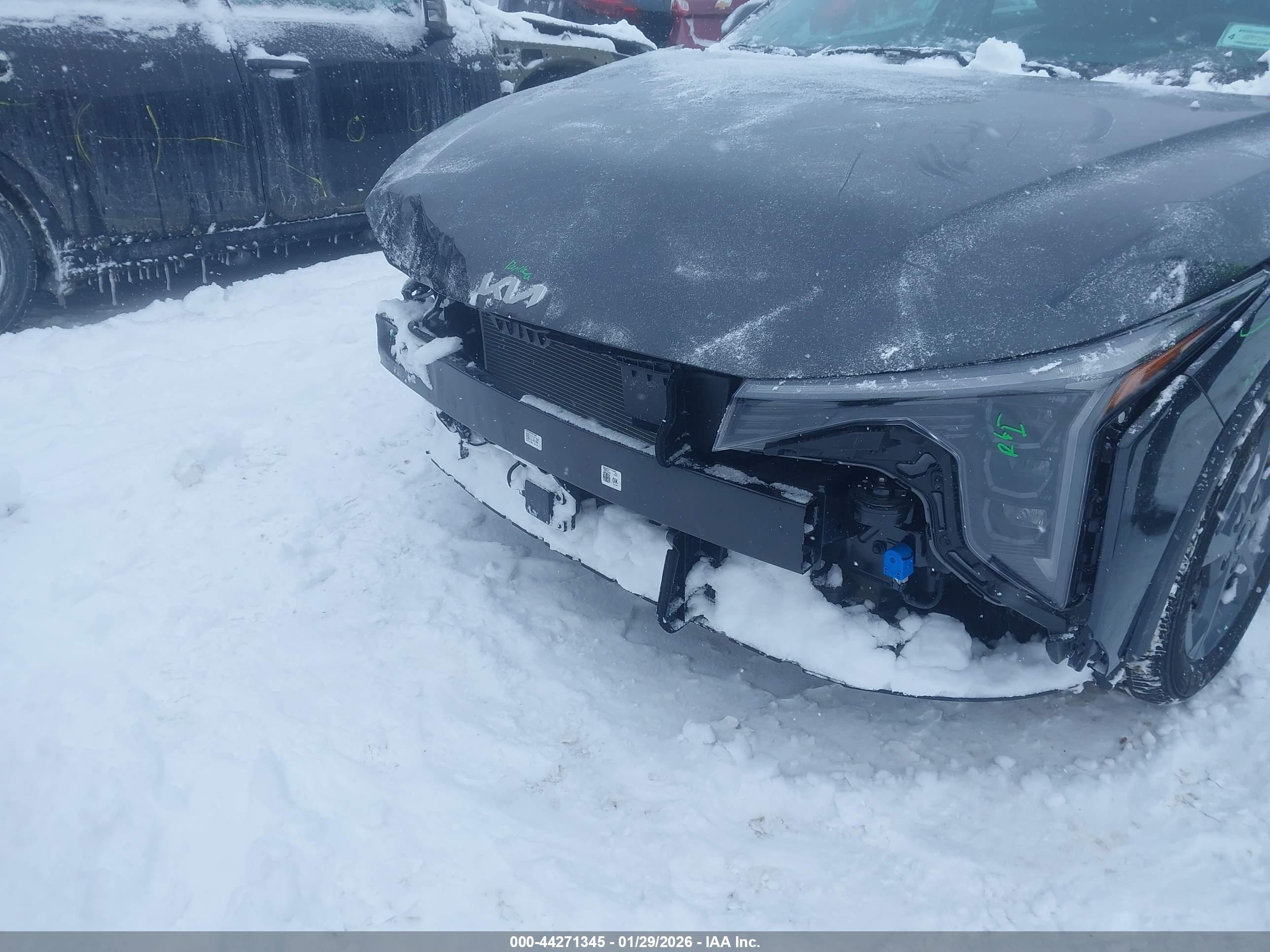 KIA K4 image 6