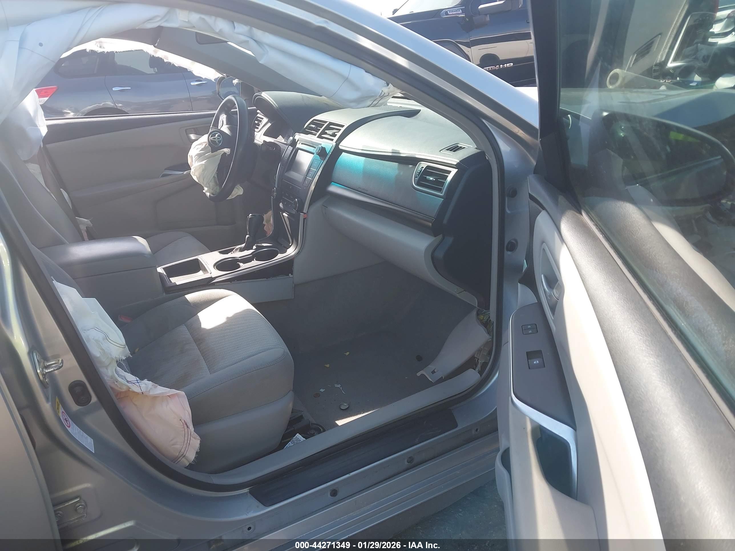 TOYOTA CAMRY image 5