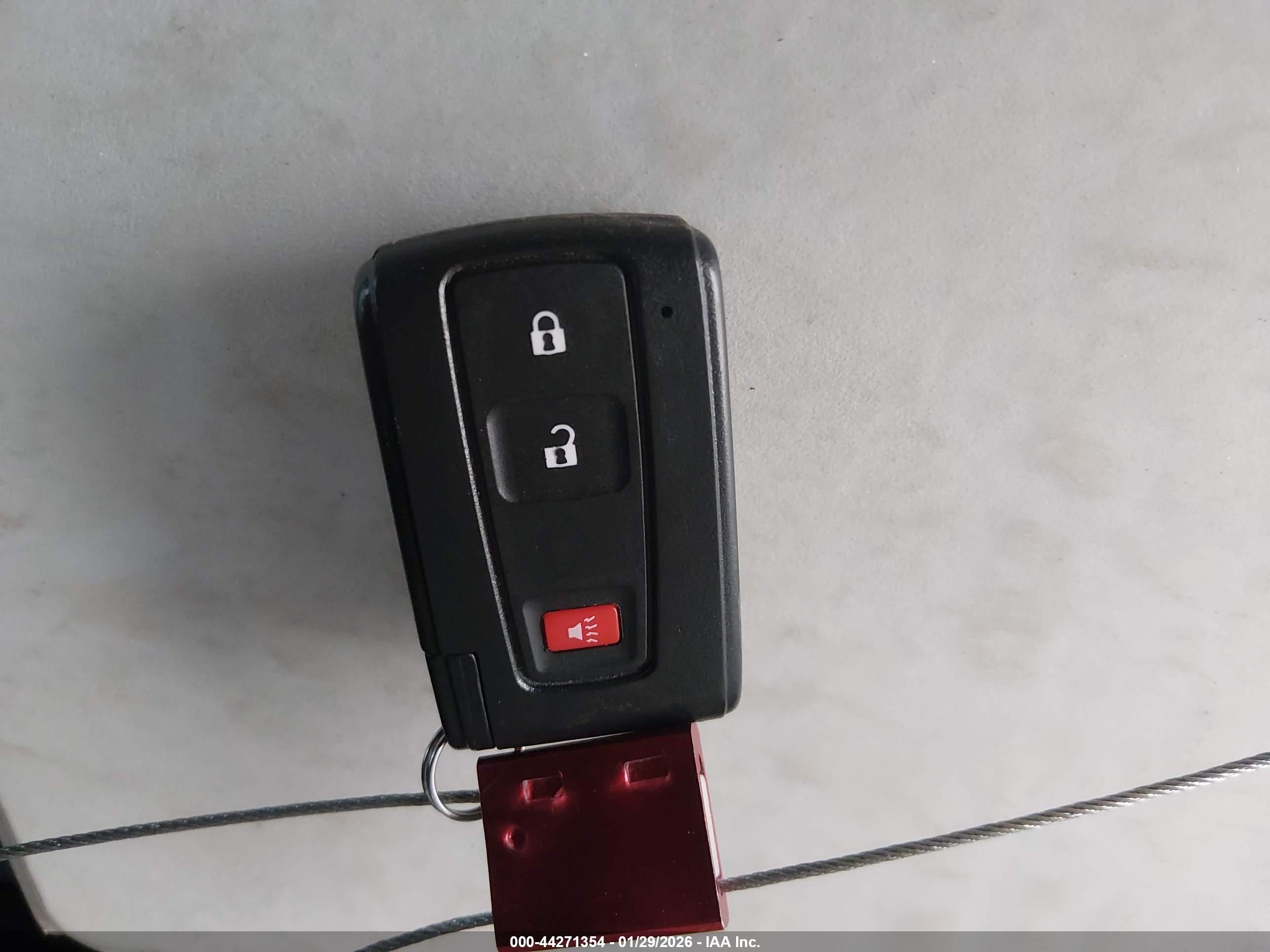 TOYOTA PRIUS image 11