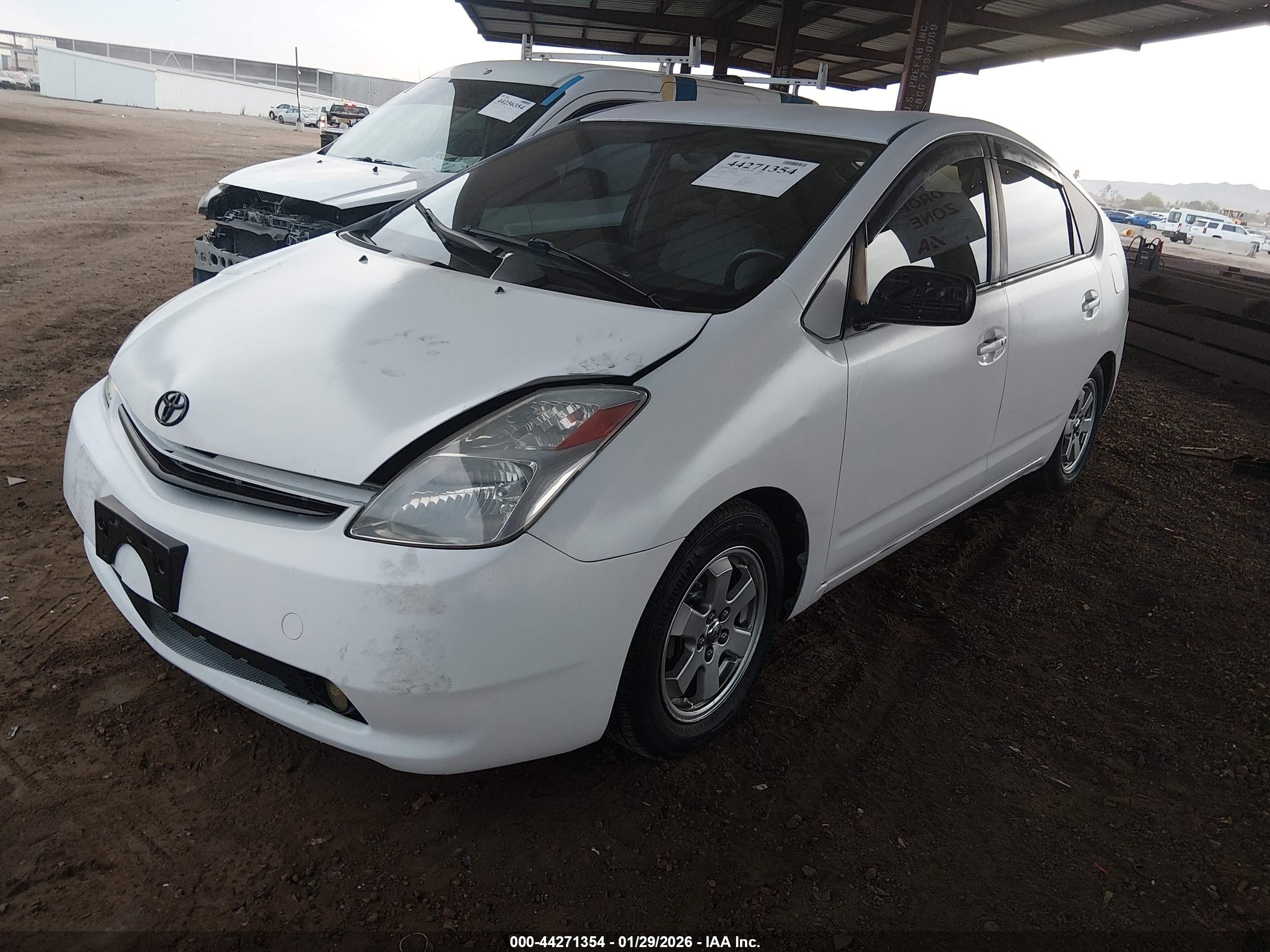 TOYOTA PRIUS image 2