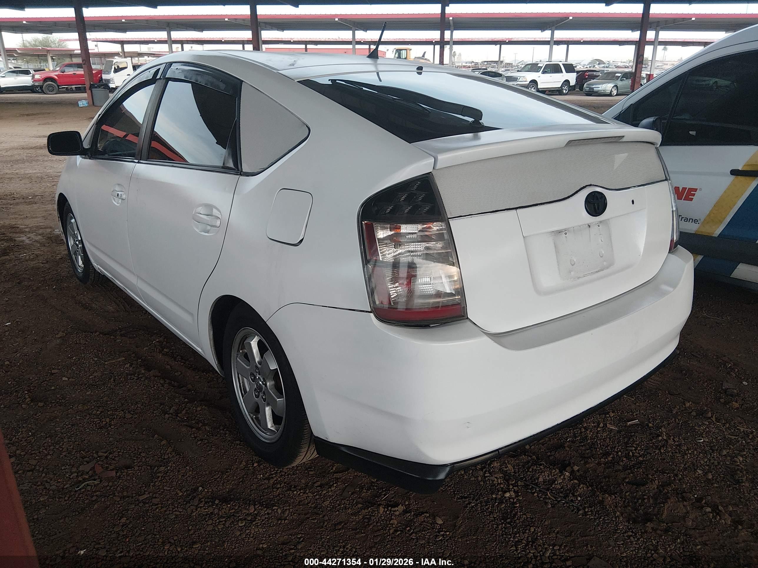 TOYOTA PRIUS image 3