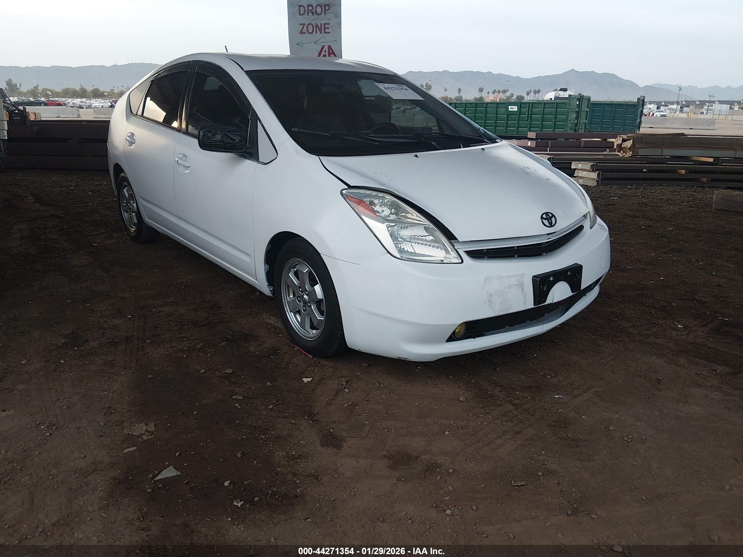 TOYOTA PRIUS image 6